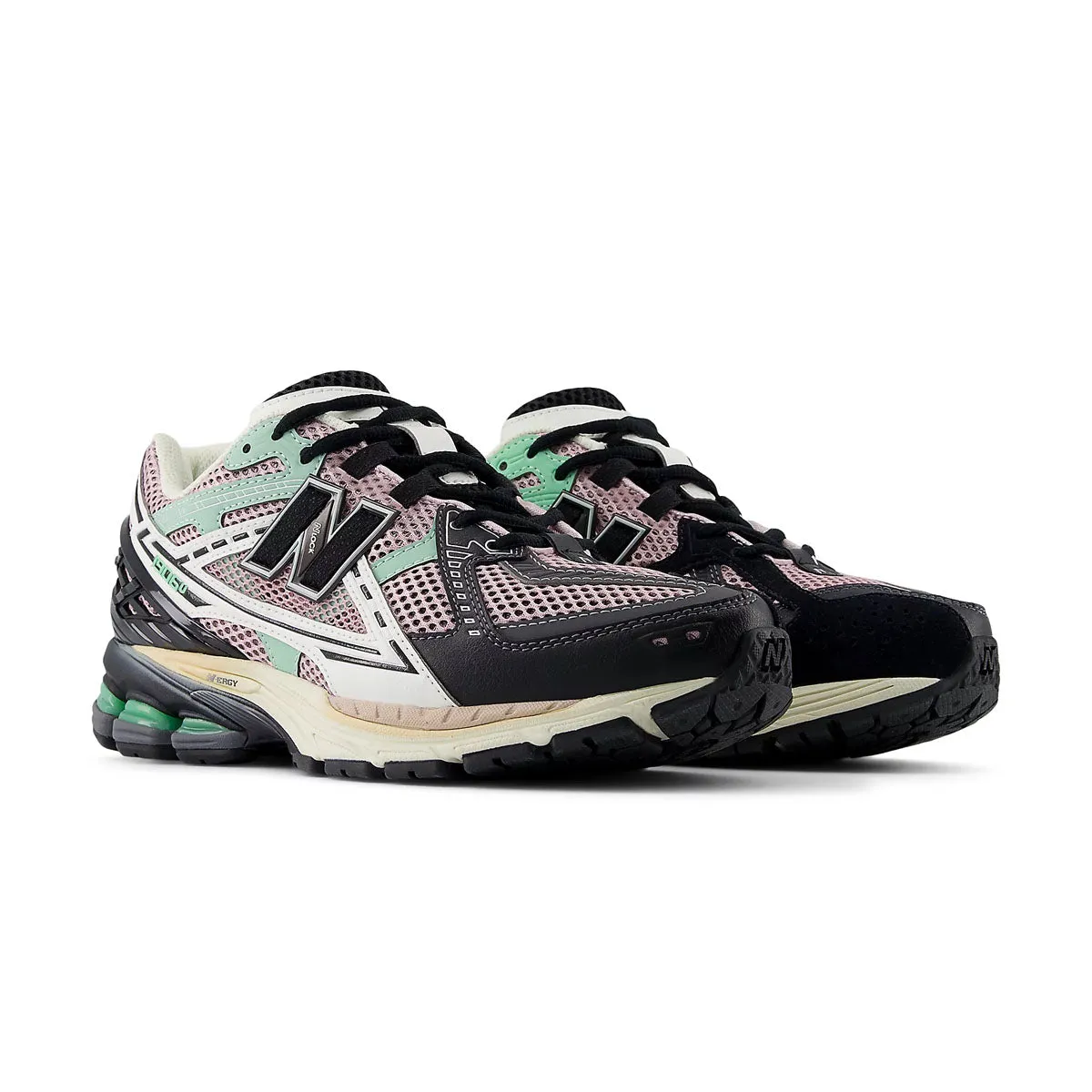 1906 'Twilight Haze Black' Trend-setting ease