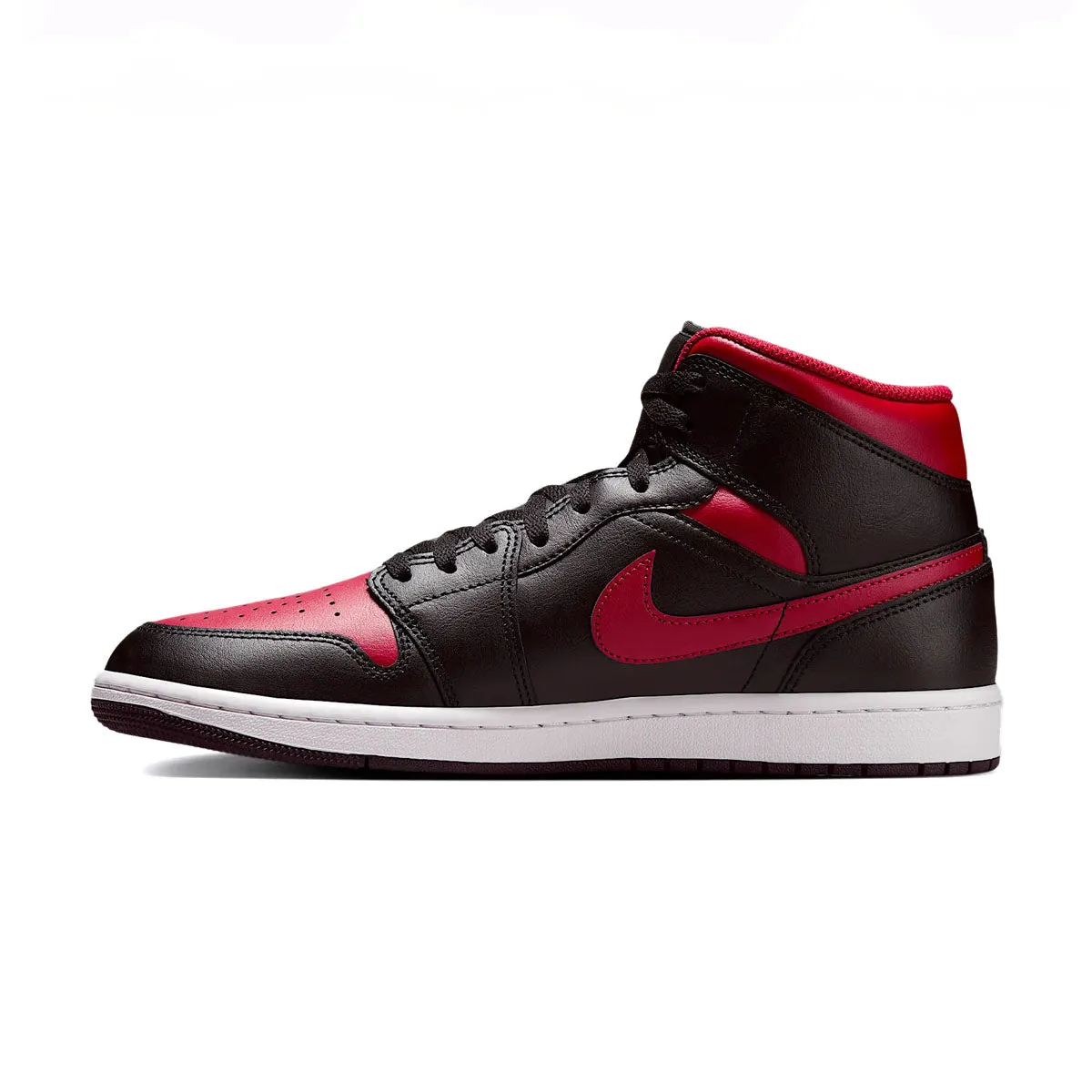 versatile user daily commuters' sneakers Air Jordan 1 Mid 'Bred'