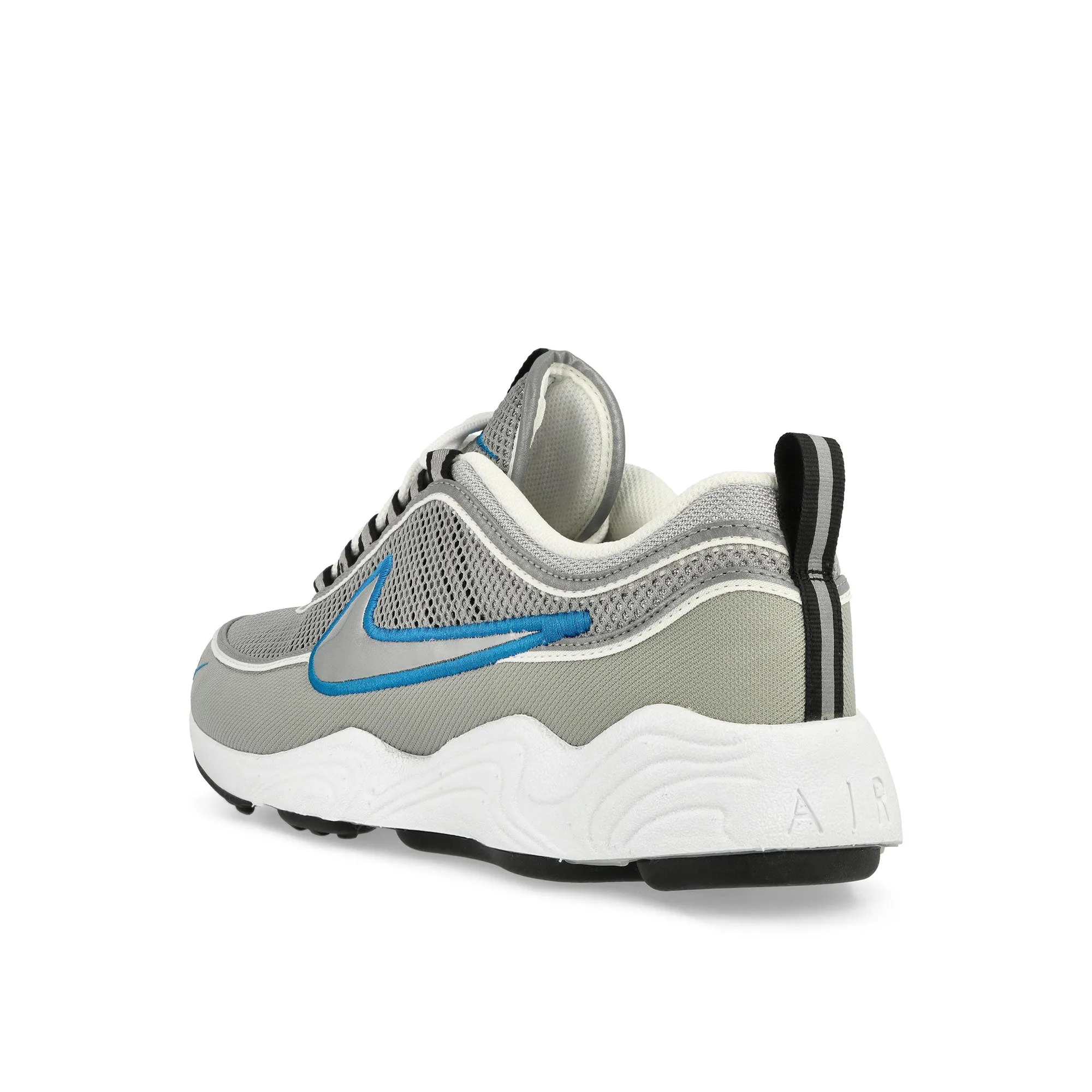 Fashion-Forward Look Air Zoom Spiridon SP