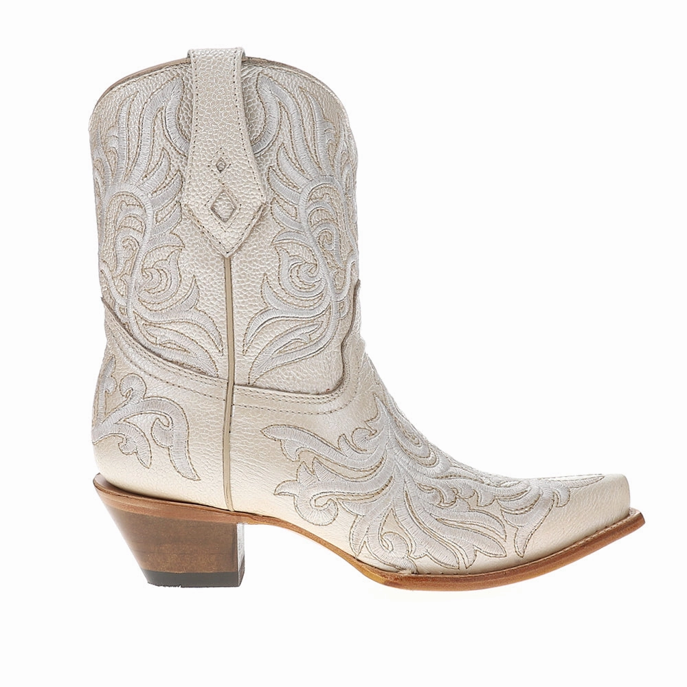 Feather Light Rural Traveler Ankle Embroidered Snip Toe Pull On Cowboy Booties