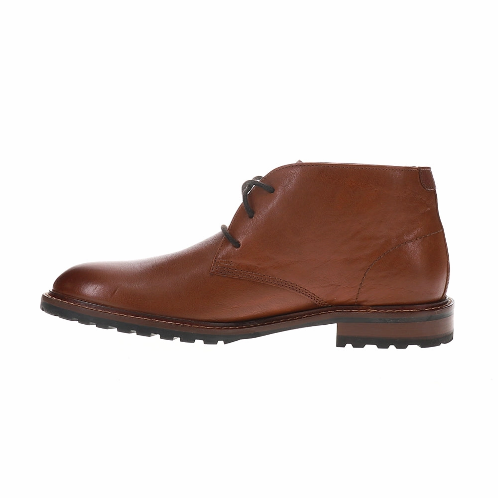 style - focused Boswell Round Toe Chukka Boots