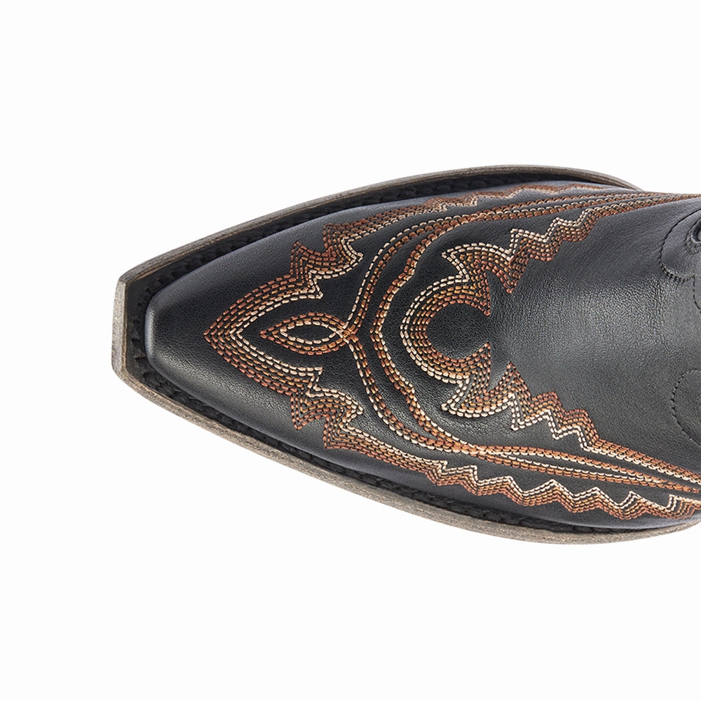 Sleek Construction Durable Tread Pattern Casanova Embroidered Snip Toe Zippered Cowboy Boots