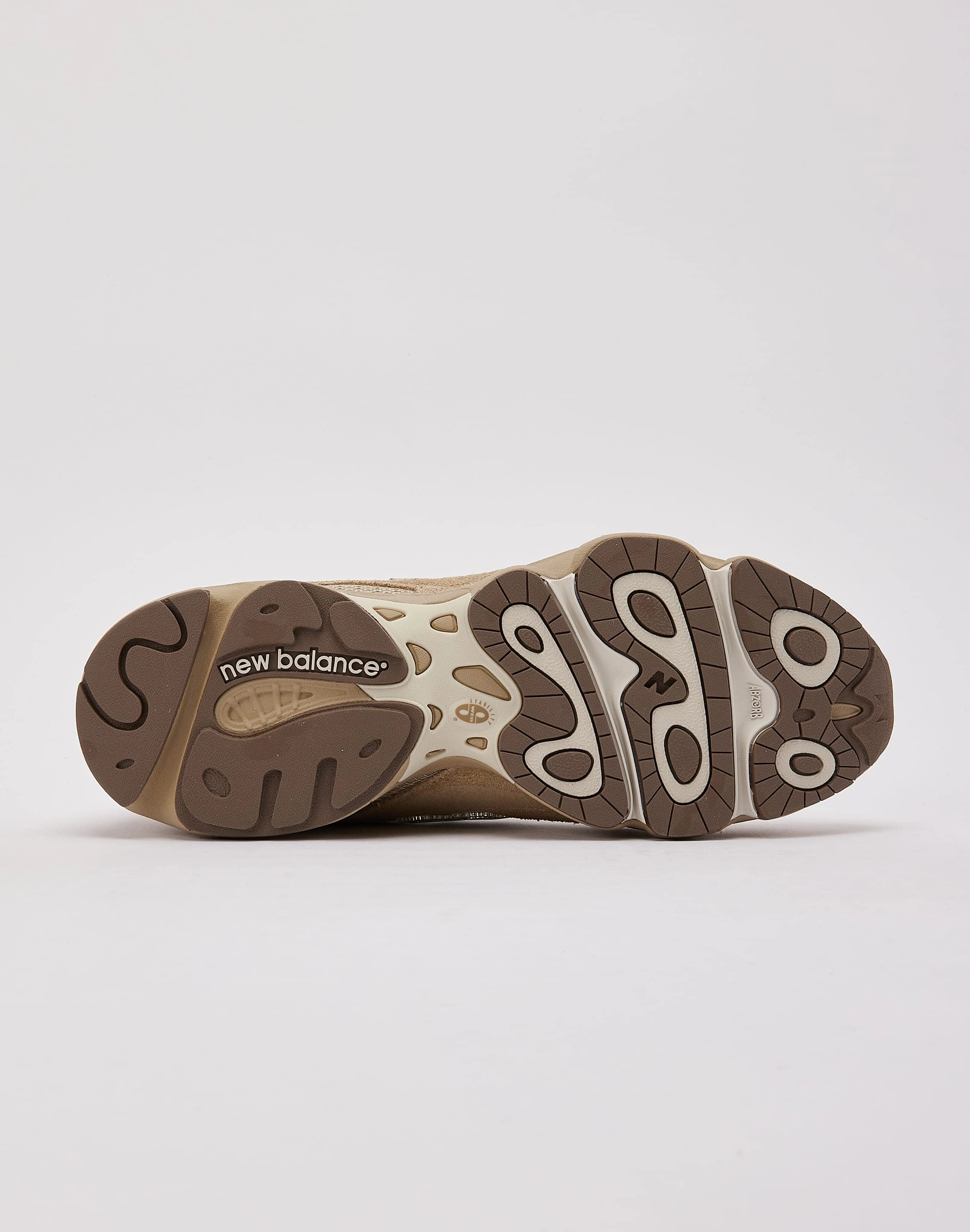 Lightweight sole design New Balance 1000