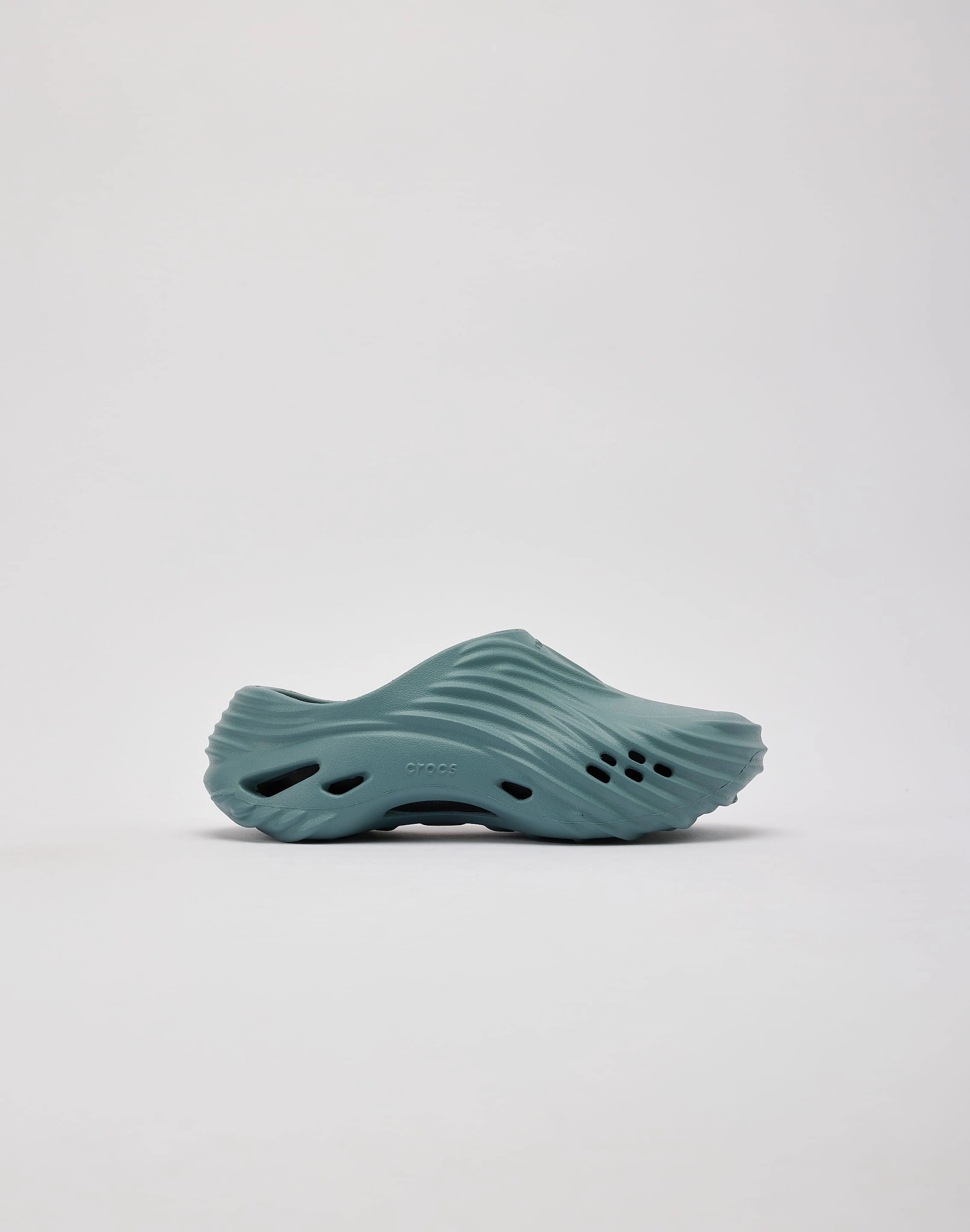 stretchy design Crocs Echo Wave Grade-School