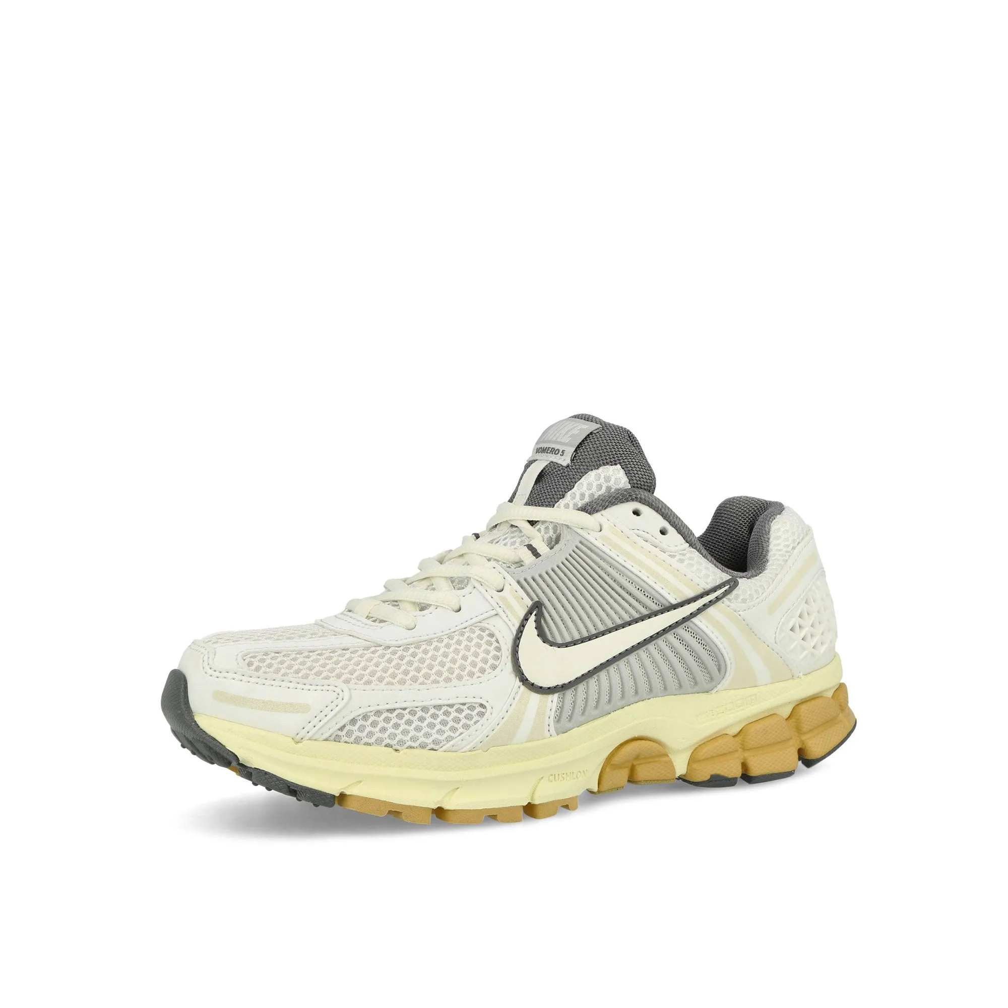 W Zoom Vomero 5 All-Weather Design
