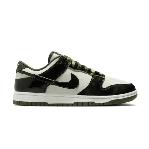 Wmns Dunk Low 'Panda Olive' basketball players Anti Slip Traction Pattern
