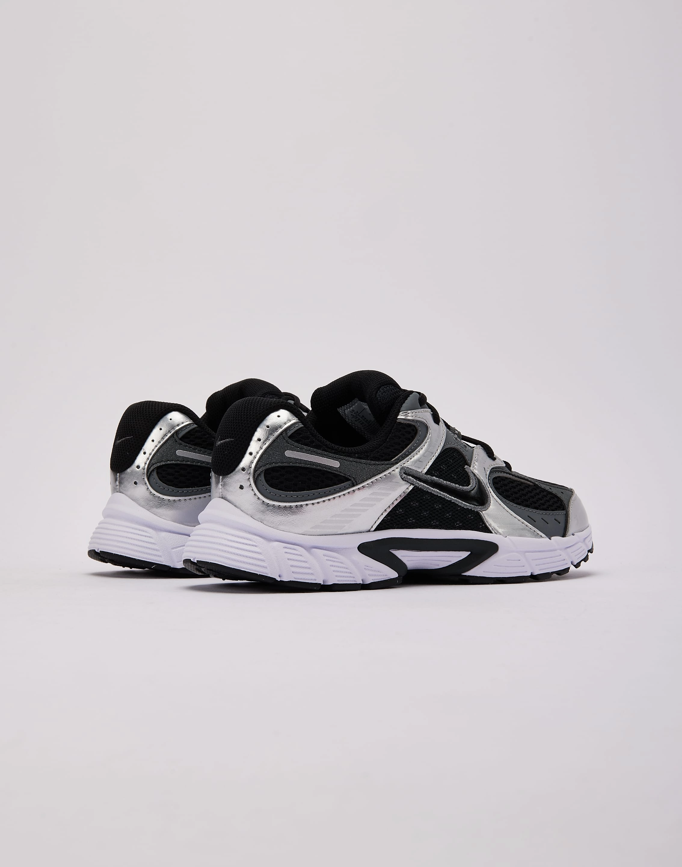 trendy user Iconic arch Nike V5 RNR Grade-School