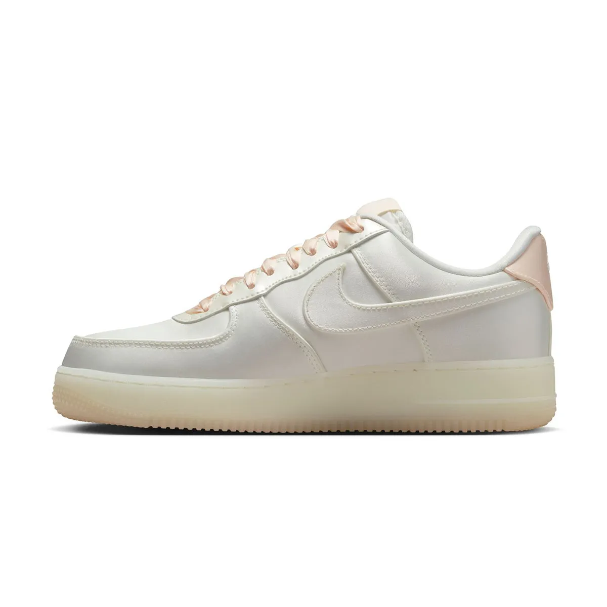 Party - ready Padded Support Wmns Air Force 1 '07 LV8 'Soft Sail Denim Velvet'