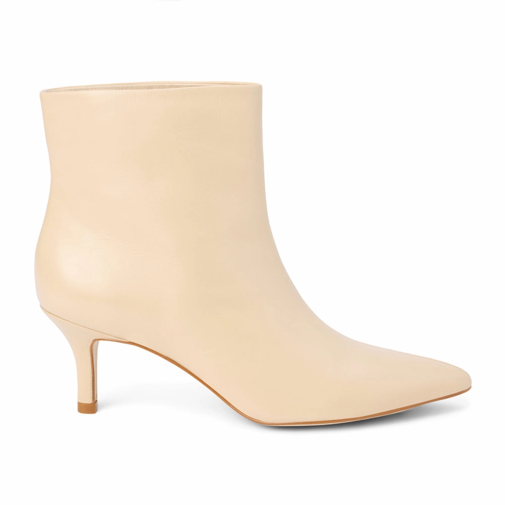 Equestrian Sicily Pointed Toe Pull On Booties