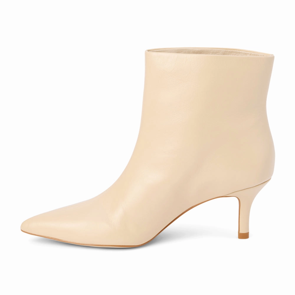 Airport Look Day To Night Sicily Pointed Toe Pull On Booties