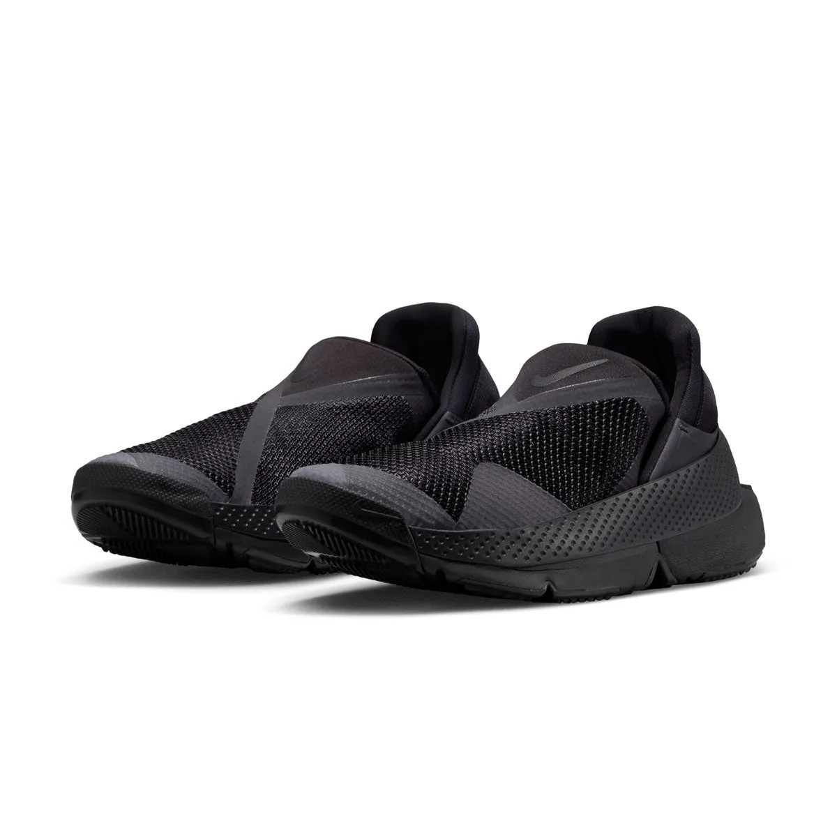 Trend-setting sole Go Flyease 'Triple Black'