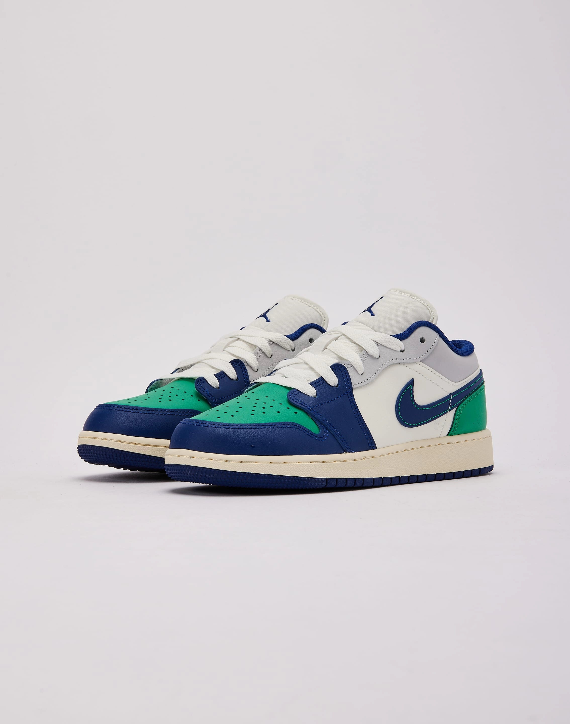 Jordan Air Jordan 1 Low Grade-School High Rebound Midsole All-Weather Design
