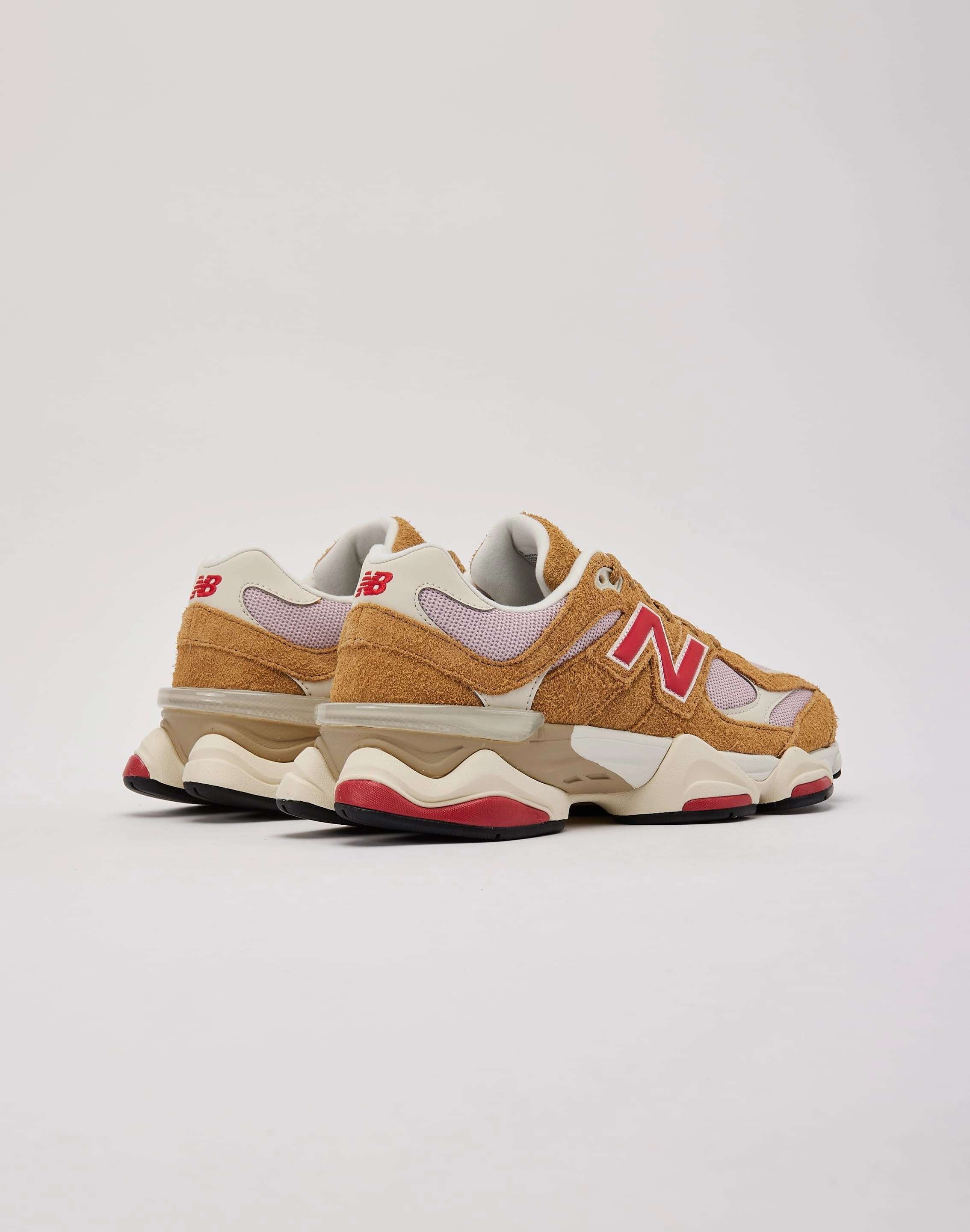 Distinctive chic shade New Balance 9060