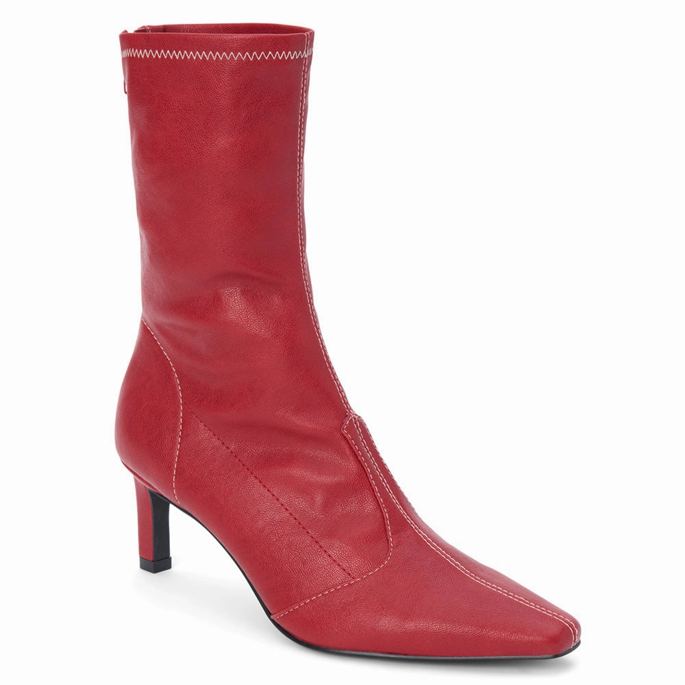 Sleek Construction Thermal regulation Clara Snip Toe Zippered Boots