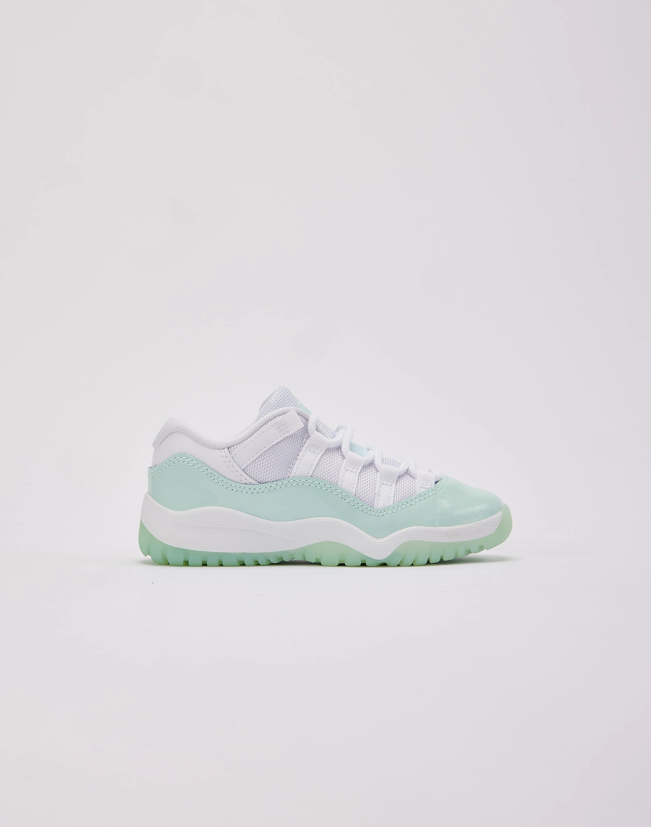 Jordan Air Jordan 11 Retro Low 'Igloo' Pre-School Reliable Stability