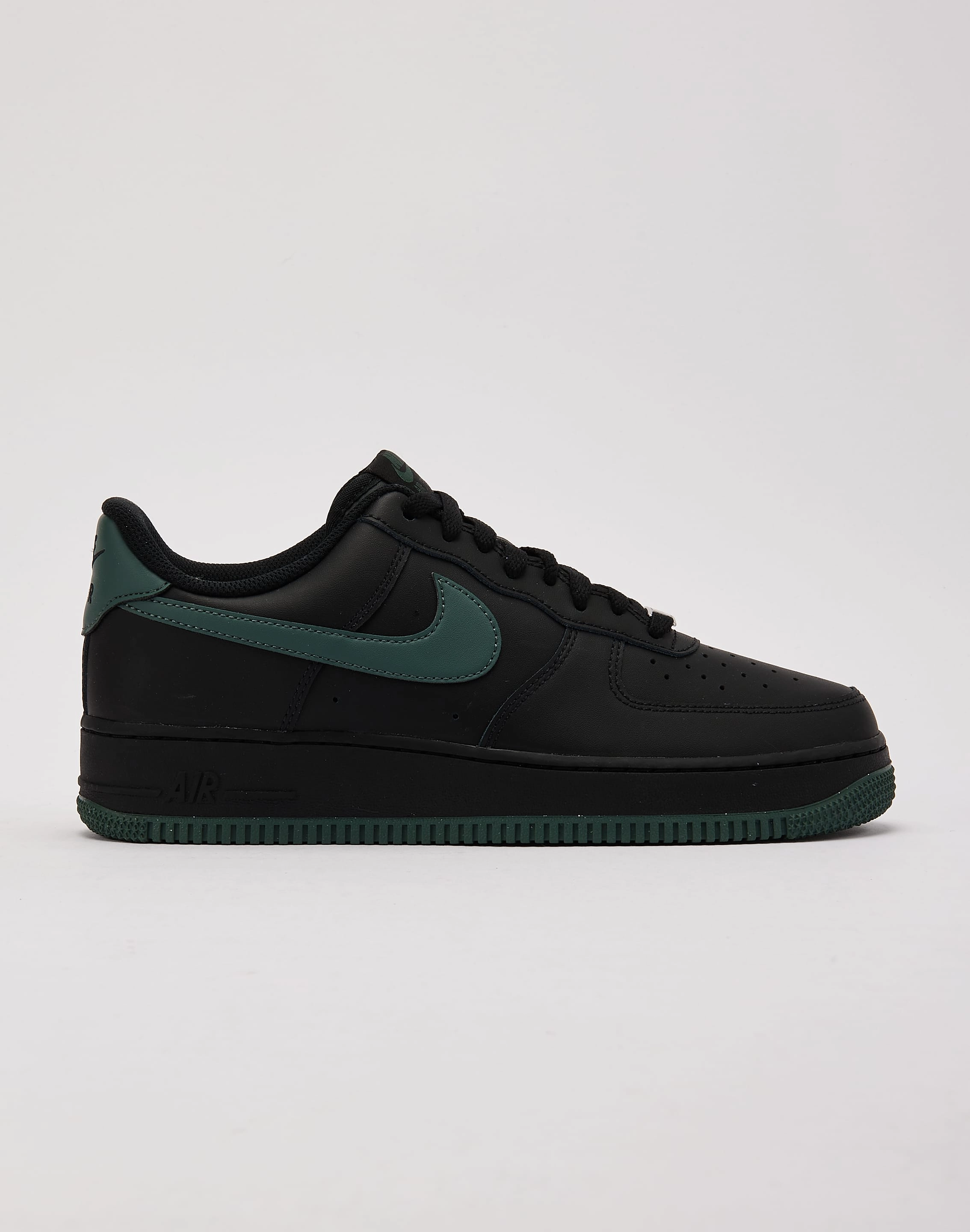 Nike Air Force 1 Low '07 Shock-absorbent arch graduation