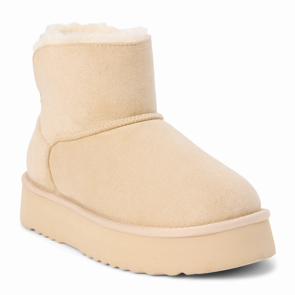 Built For Adventure Yukon Round Toe Pull On Platform Booties
