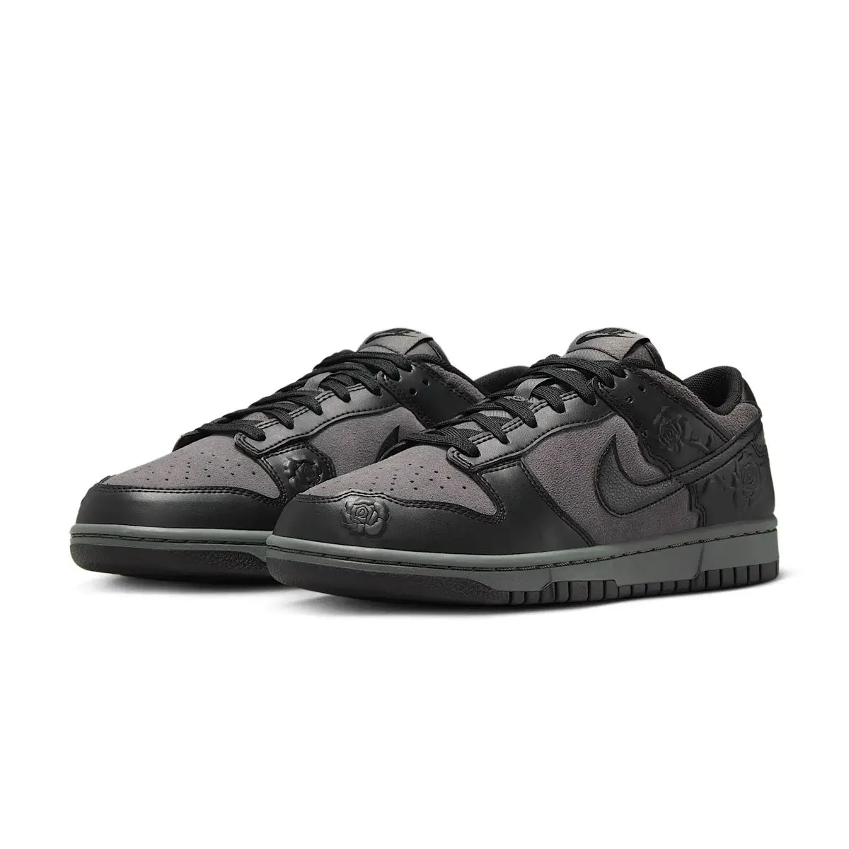 Wmns Dunk Low 'Black Roses' Cushioned Comfort roughest