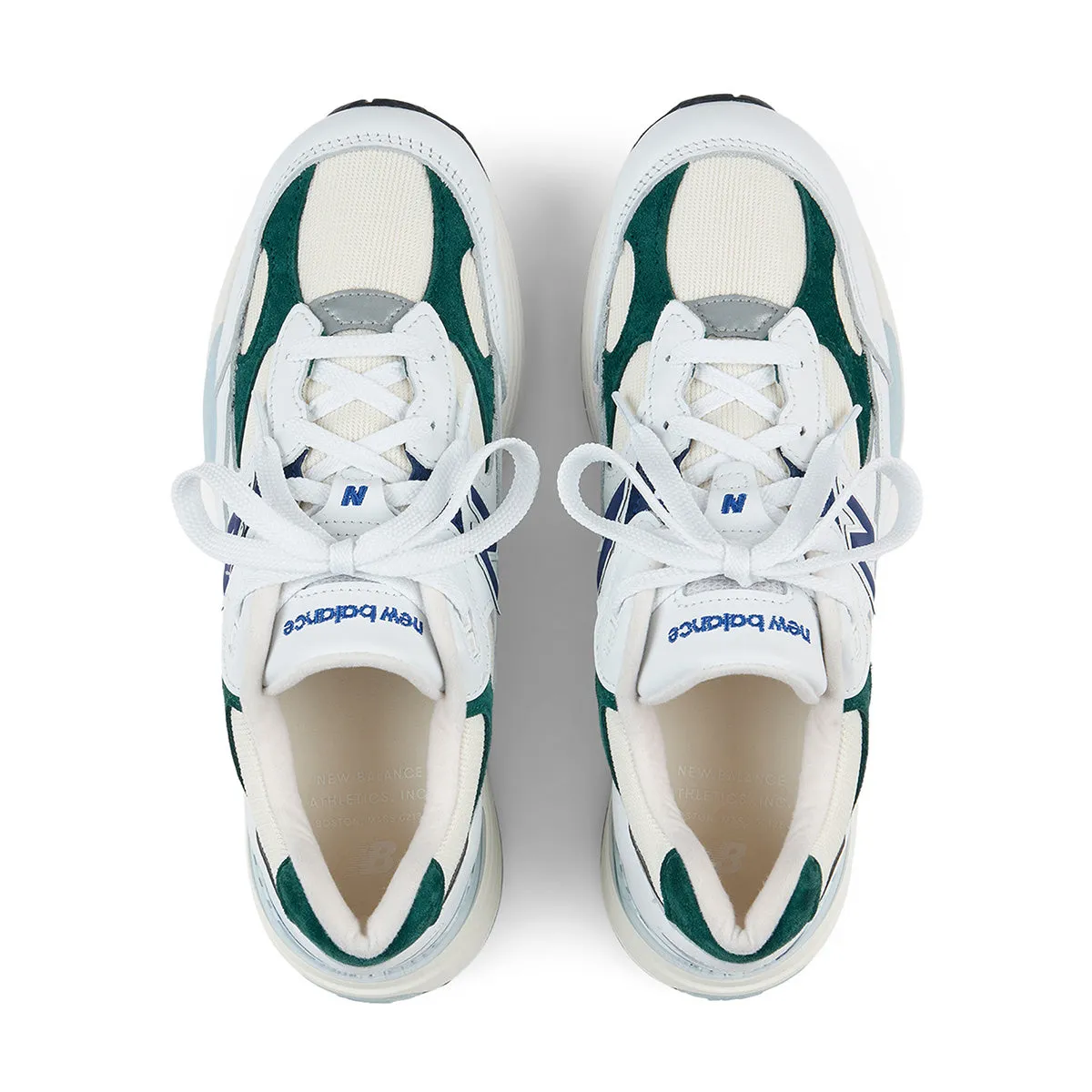 weekend Fine in USA 992 'White Marsh Green'