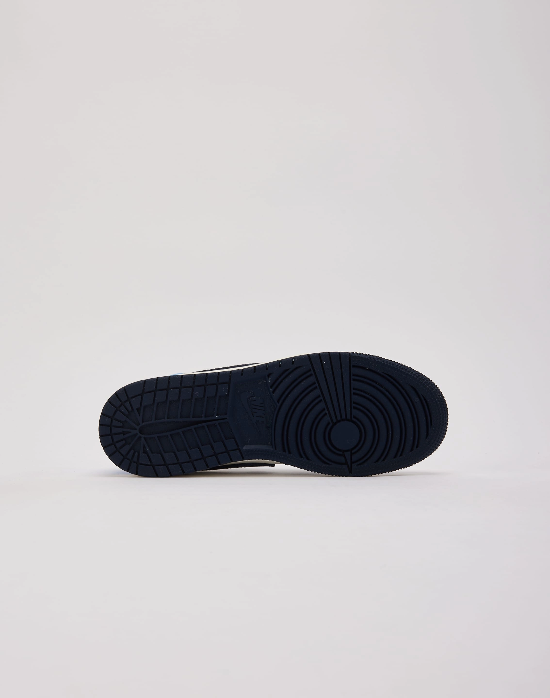 Jordan Air Jordan 1 Retro Low OG 'Obsidian' Grade-School Temperature Regulation Tech Hybrid Foam Technology