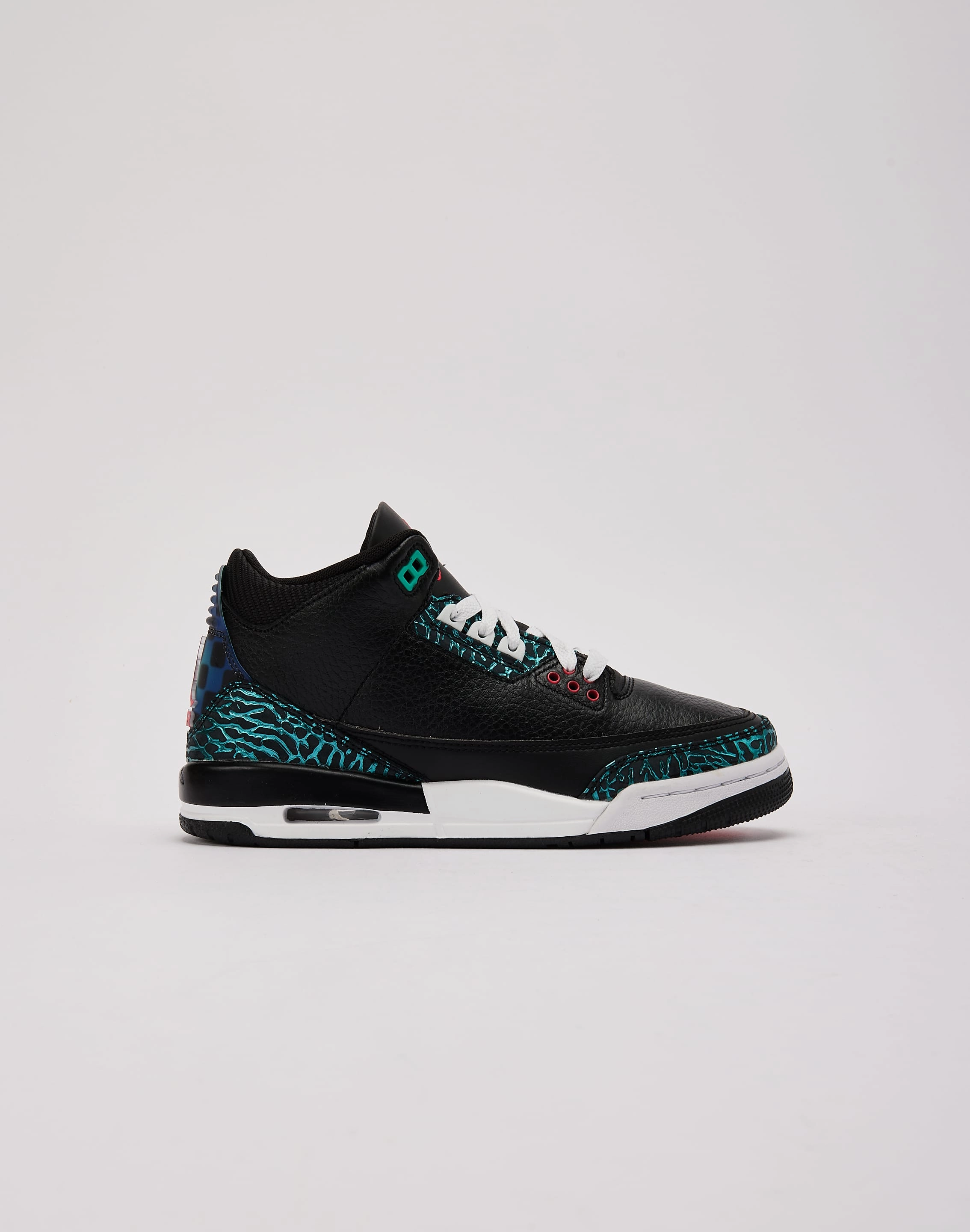 Jordan Air Jordan 3 Retro SE 'Black and Hyper Jade' Grade-School Low Profile Sole Traction Enhancing Treads