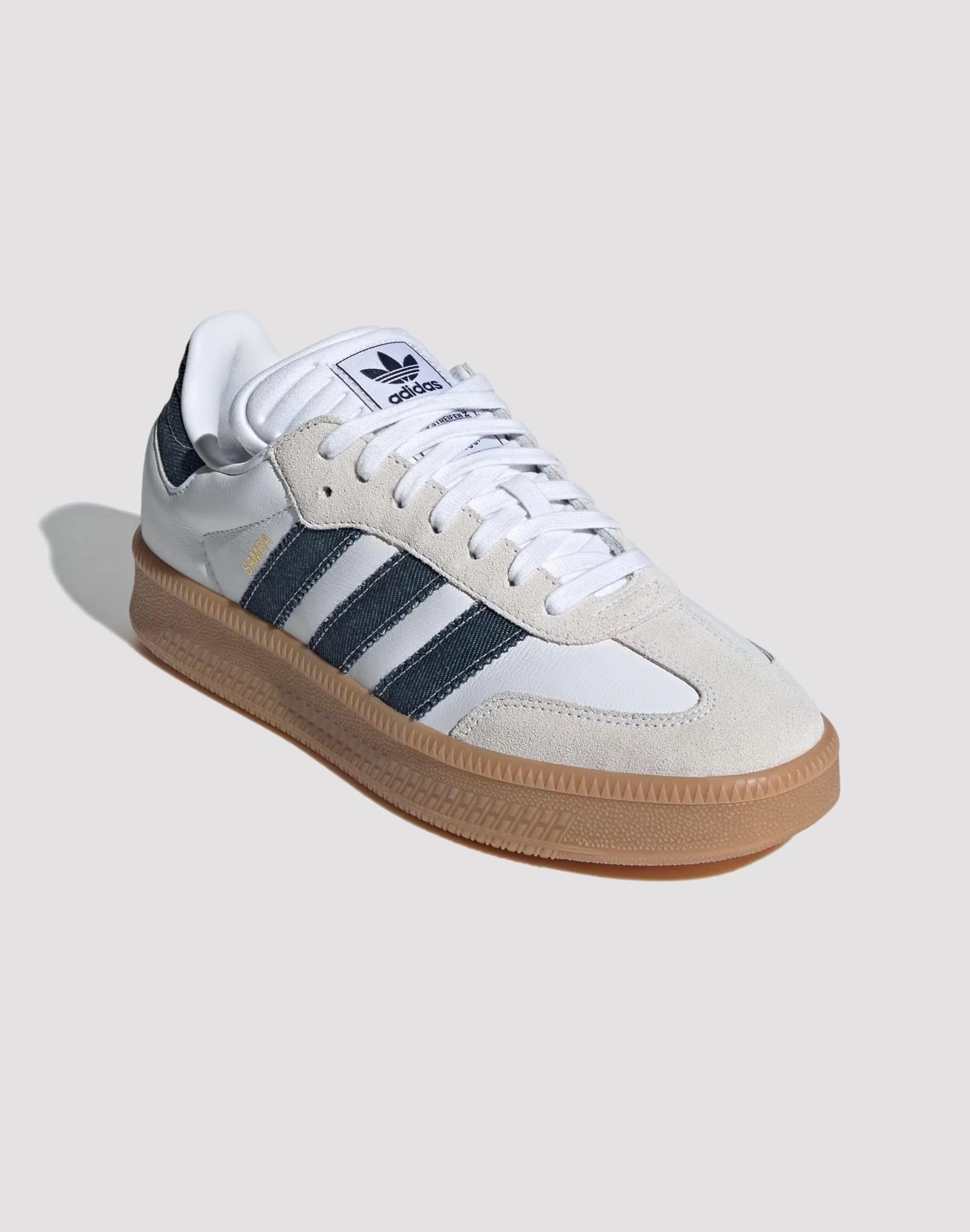 Cushioned traction Adidas Samba XLG