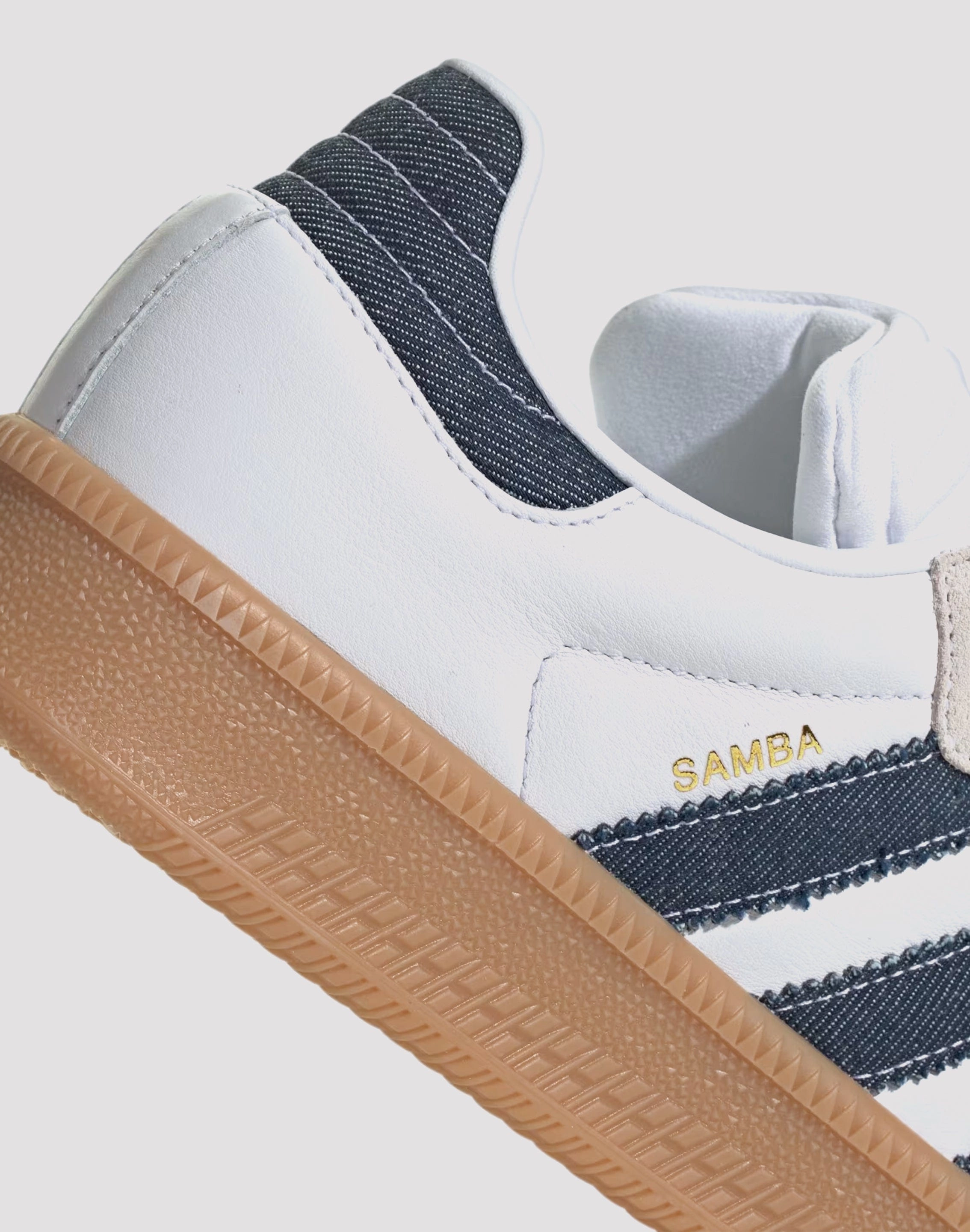 shock - absorption - level Sleek cushioning Adidas Samba XLG