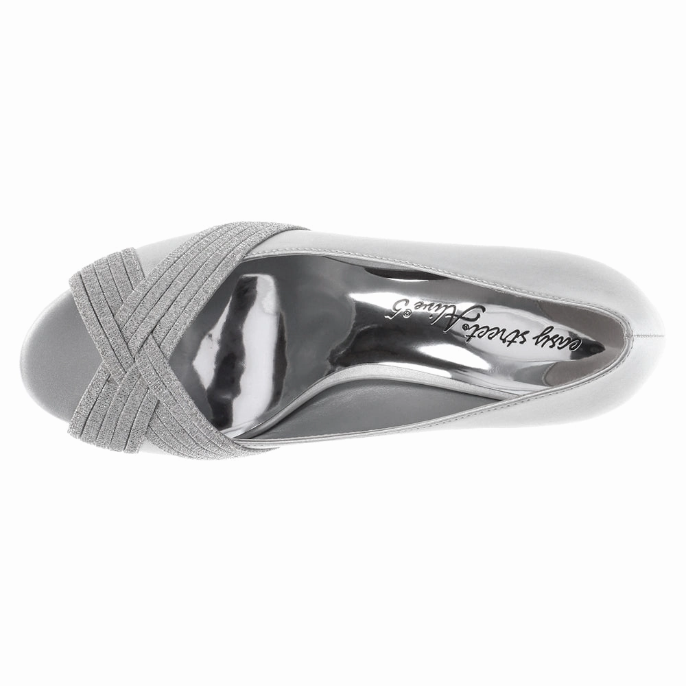 Lavish Peep Toe Pumps Sharp Detailing Subtle Class