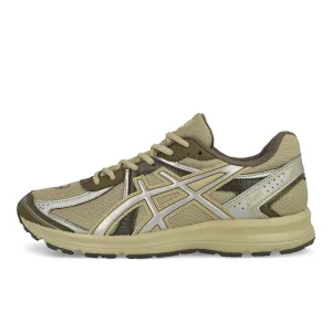 Neutral Footbed Design Layered silhouette Jog 100S