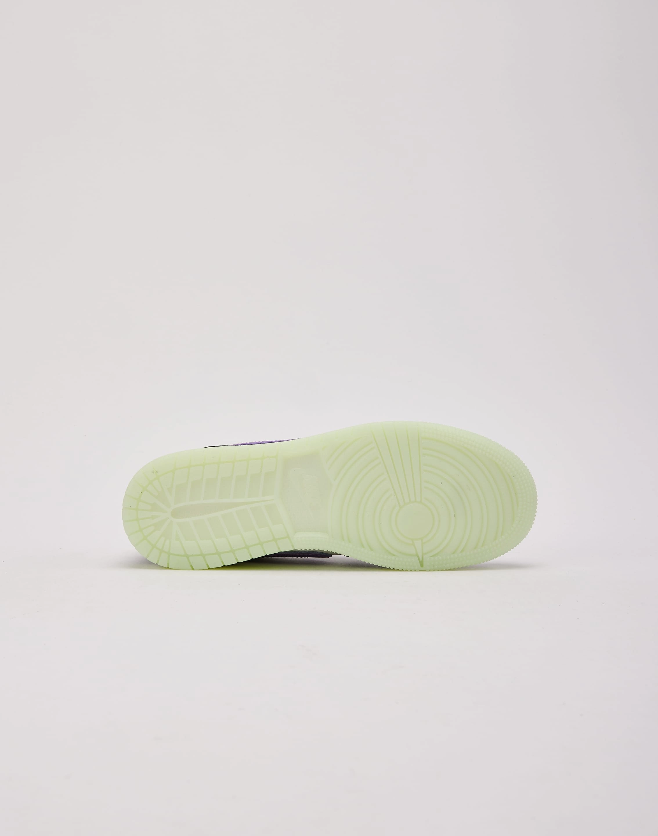 Jordan Air Jordan 1 Retro Low OG 'Black Raspberry' Grade-School Outstanding