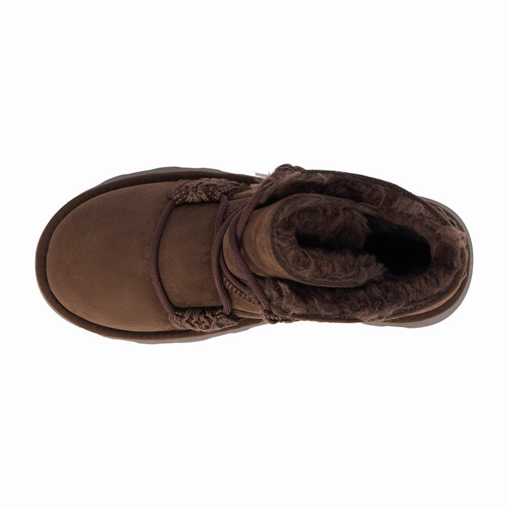 Skin Hug Urban Explorer Matterhorn Embroidered Round Toe Pull On Booties