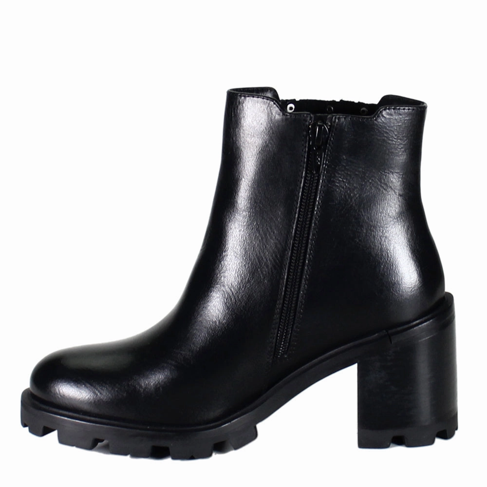 Spice Berry Lug Round Toe Zippered Booties Office Worker