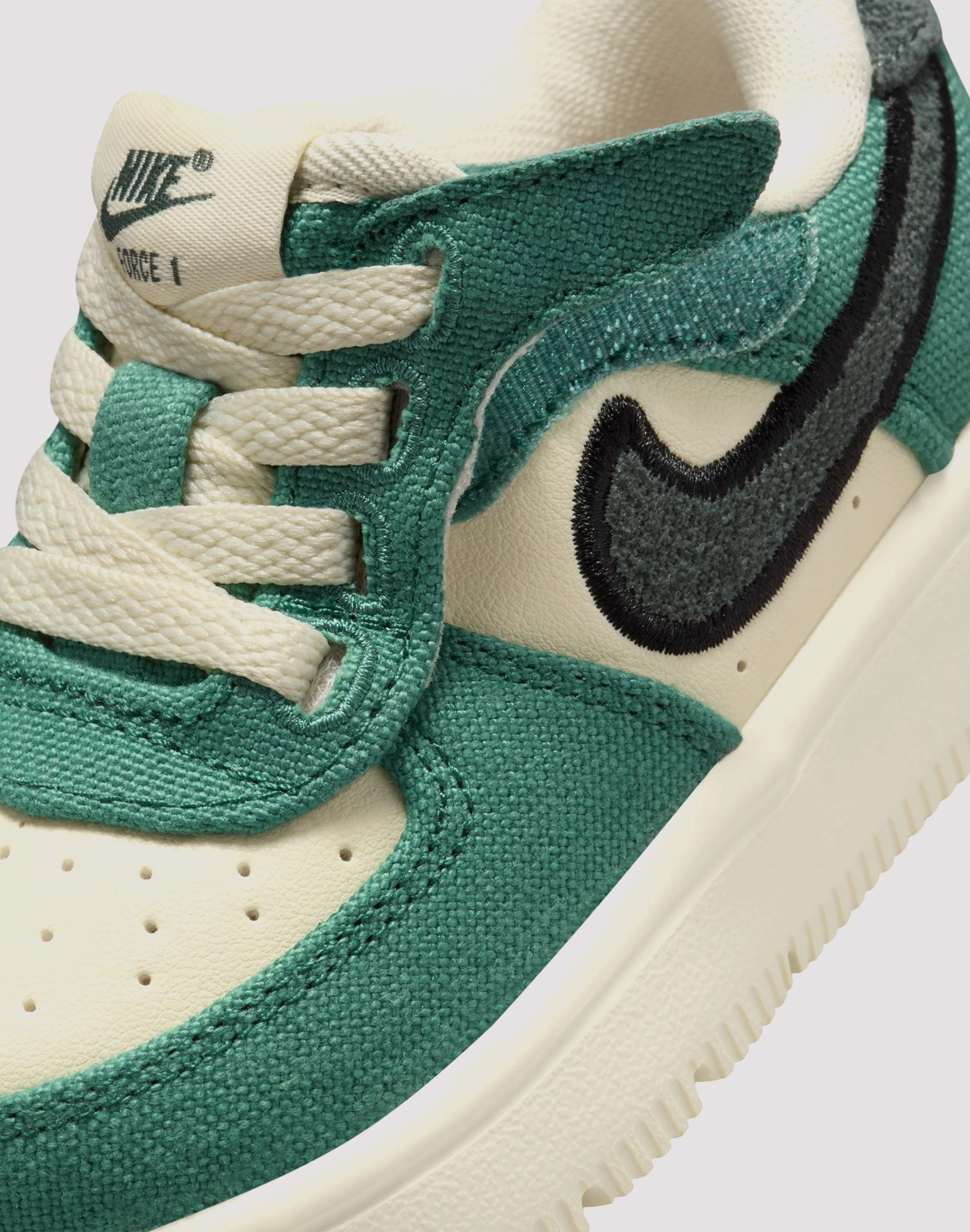 Nike Air Force 1 Low EasyOn Toddler Lace Lock Technology