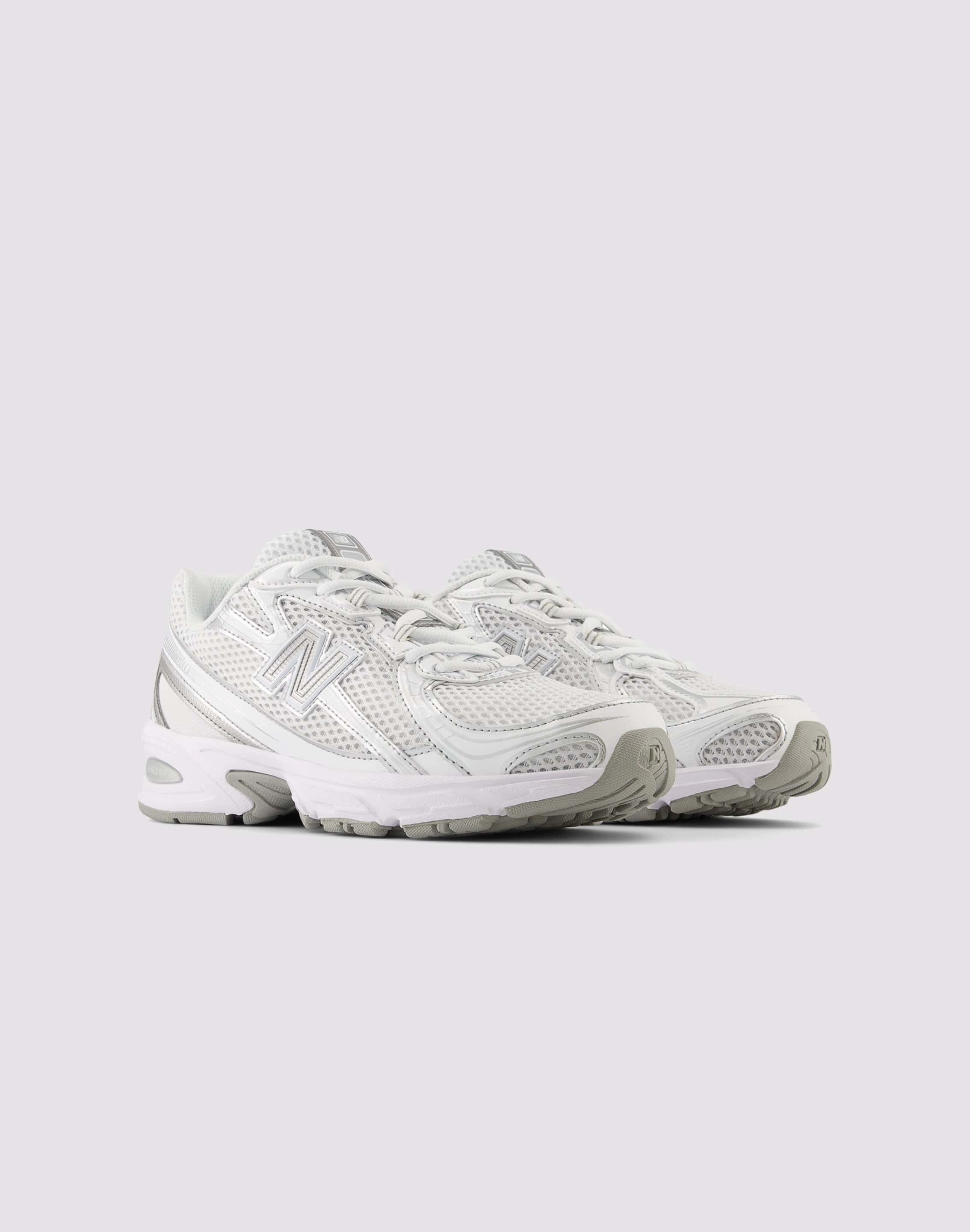 New Balance 740 street walkers' sneakers Distinctive durability