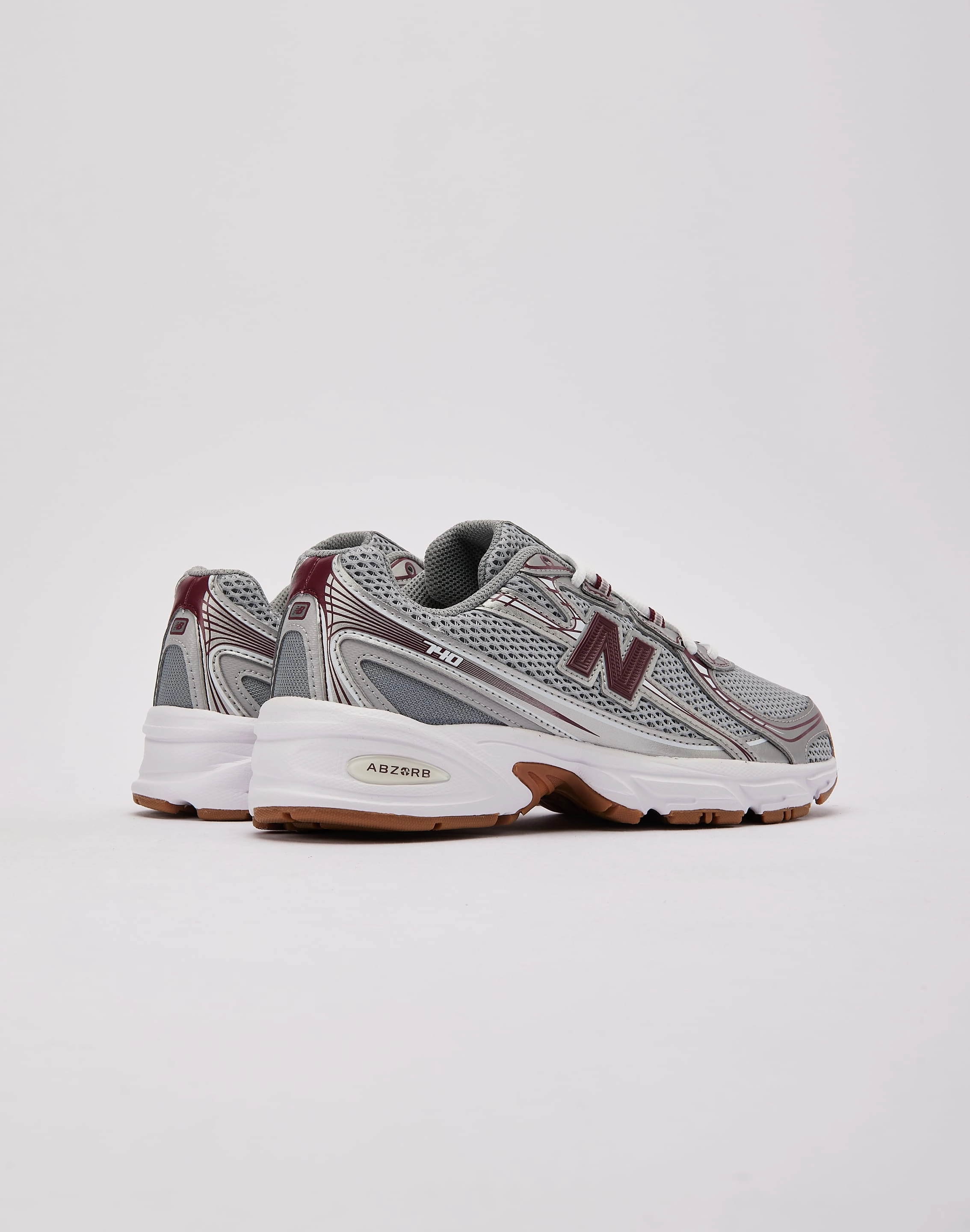 New Balance 740 Bungee Grade-School Dynamic Traction Pattern