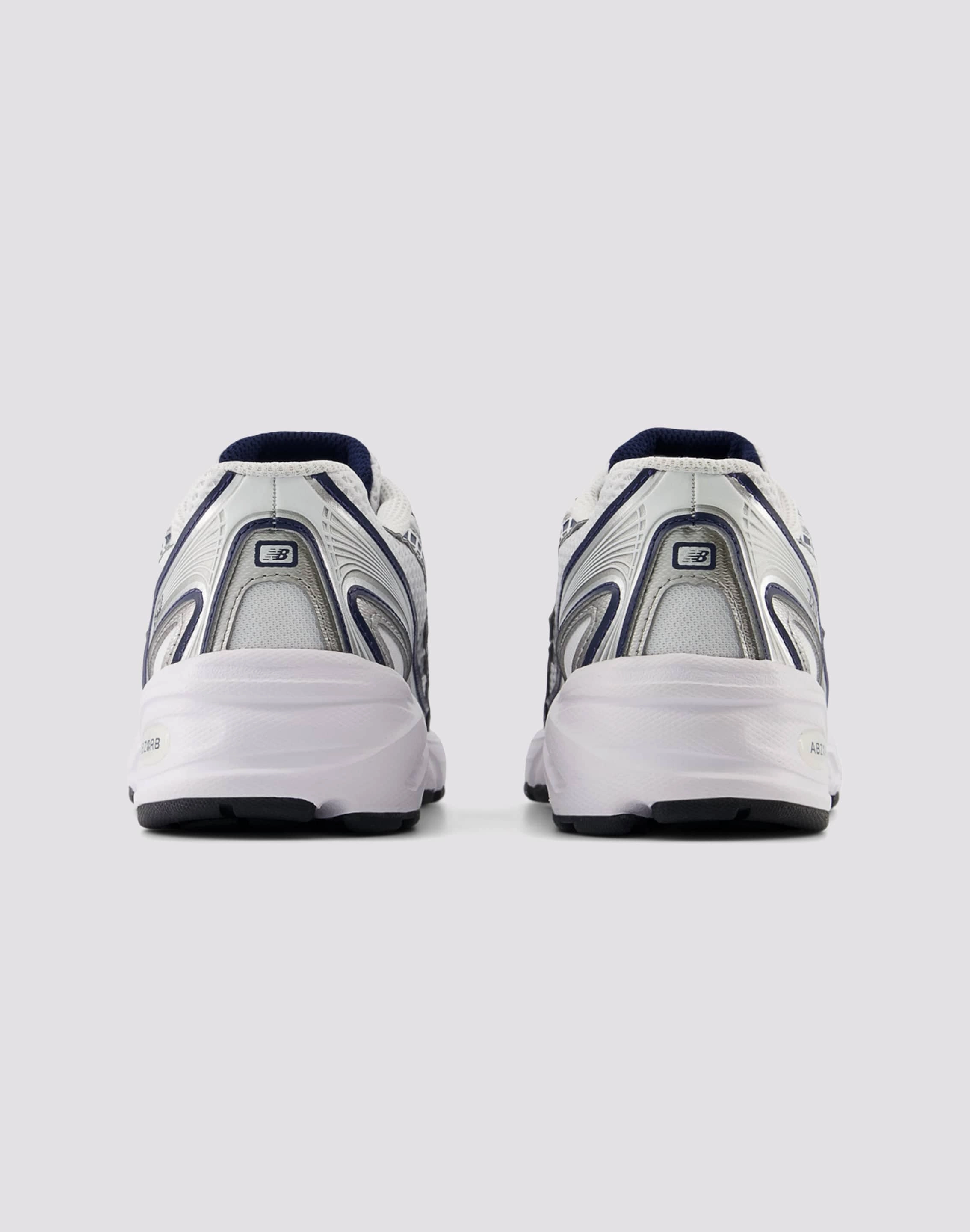 Comfort Flex Technology Static Dissipative Sole New Balance 740 Grade-School