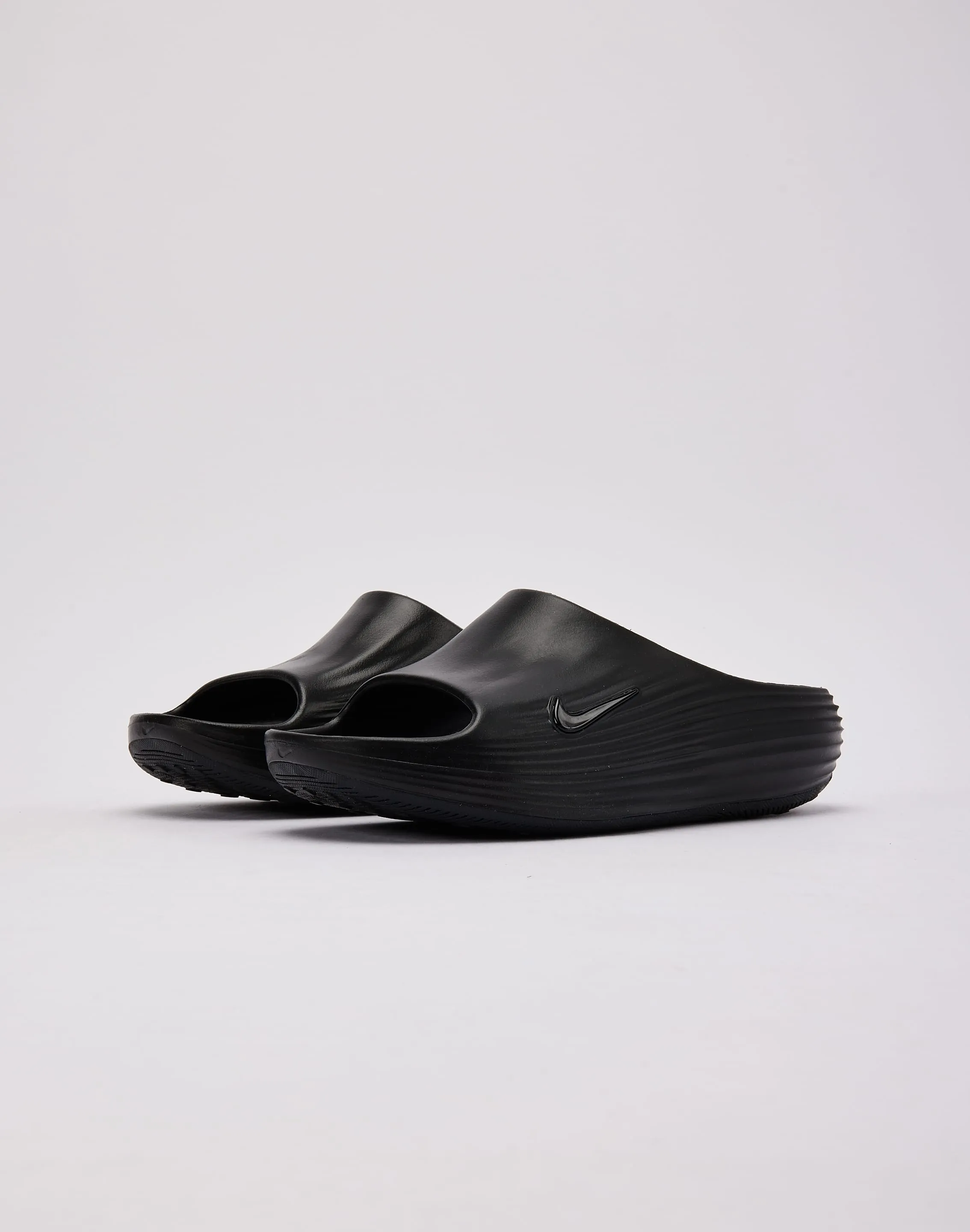 Nike ReactX Rejuven8 Slides Comfort Slip-On Sandals Smooth inner lining
