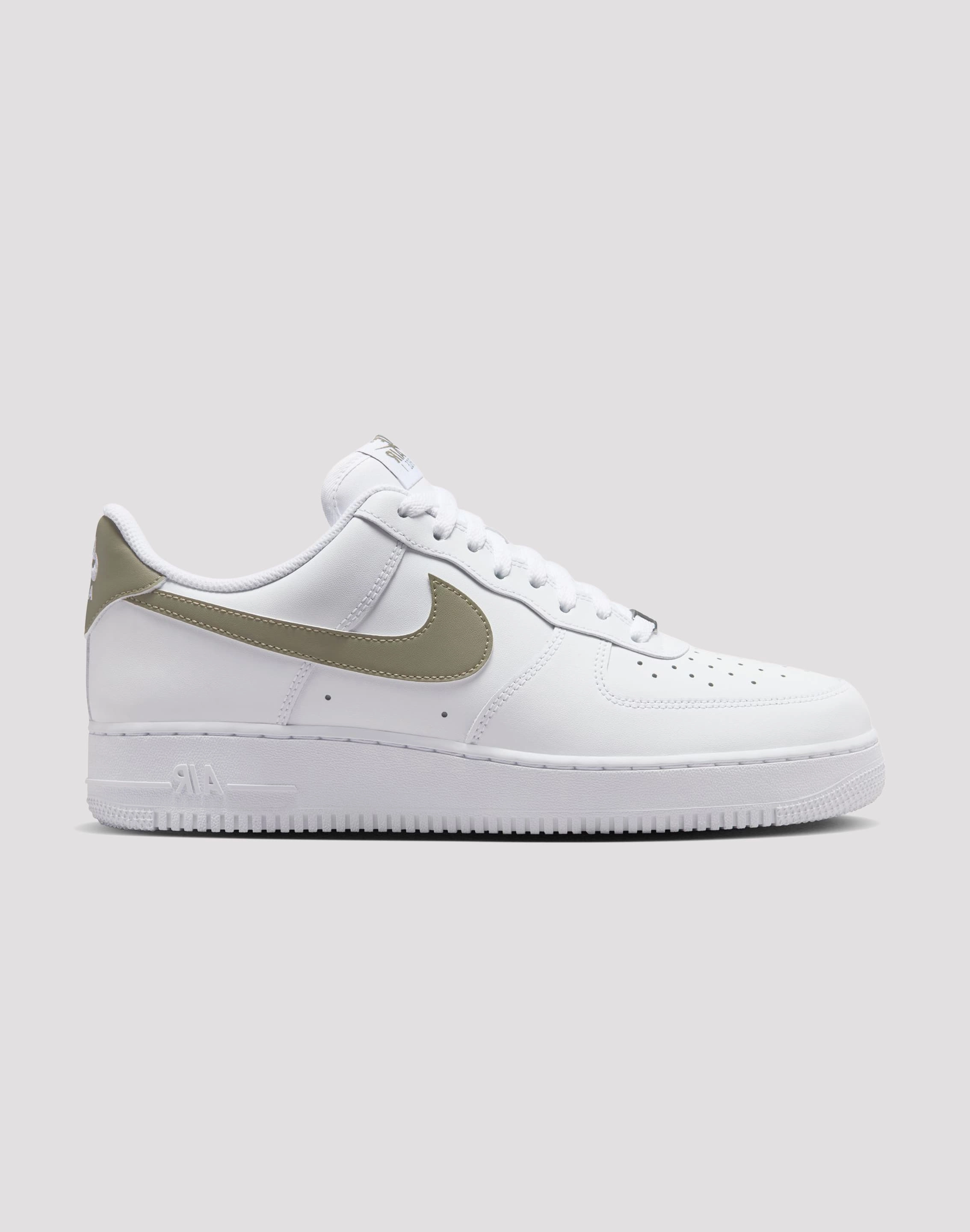 Roomy Nike Air Force 1 Low '07