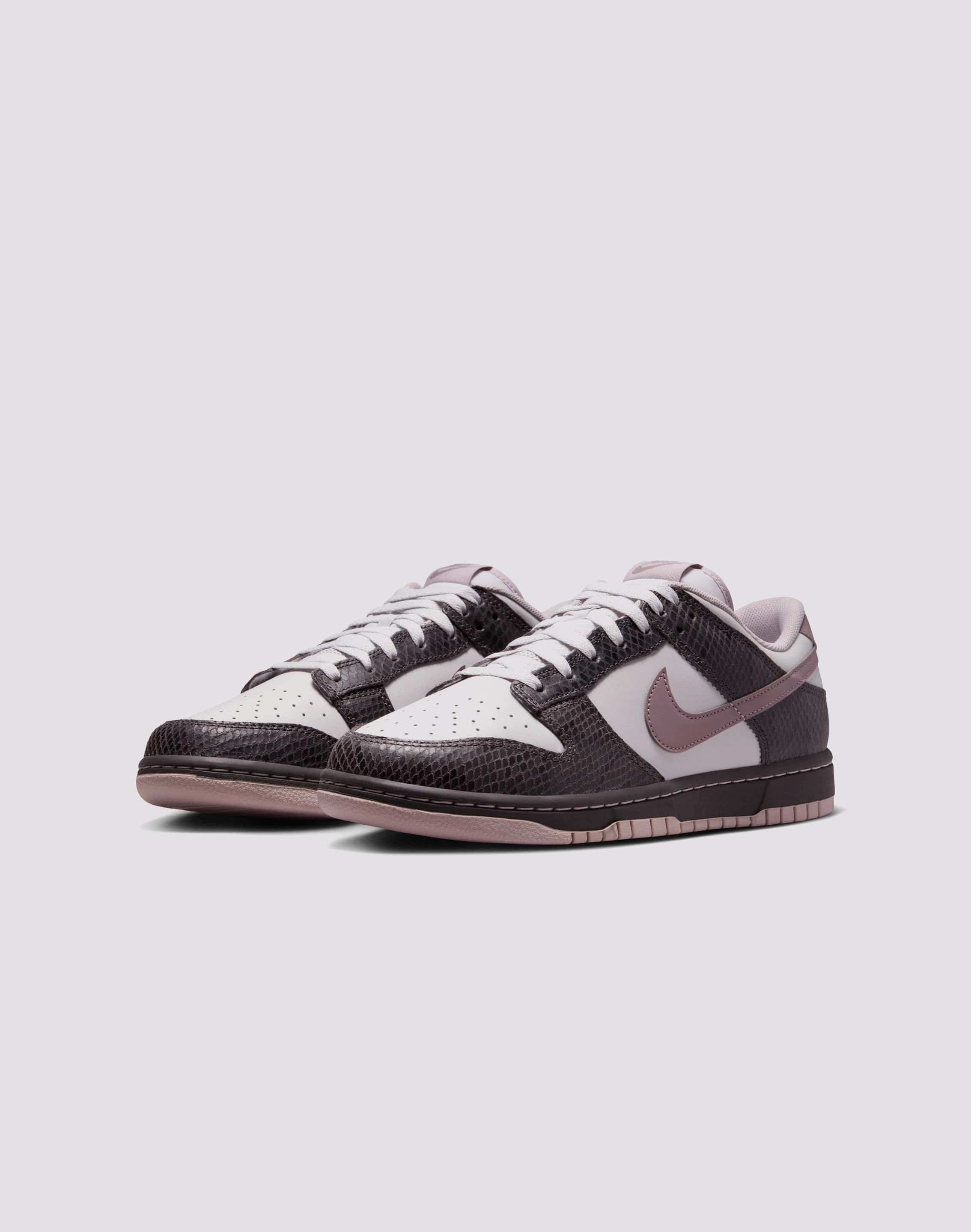 Nike Dunk Low Impact Dispersing Design Sculpted durability