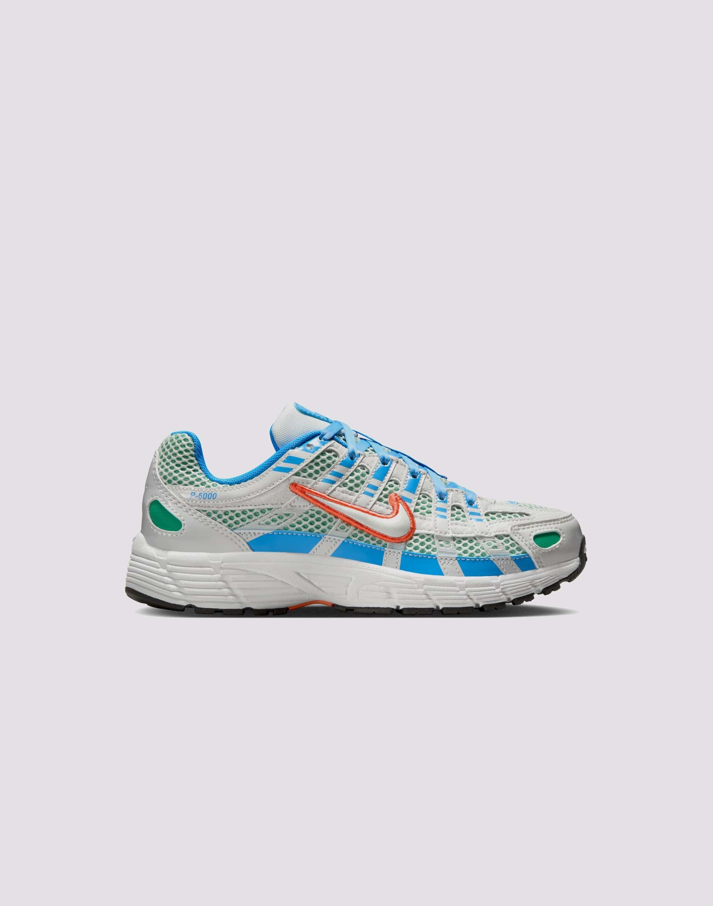 Adaptive Fit Technology collection Nike P-6000 Grade-School