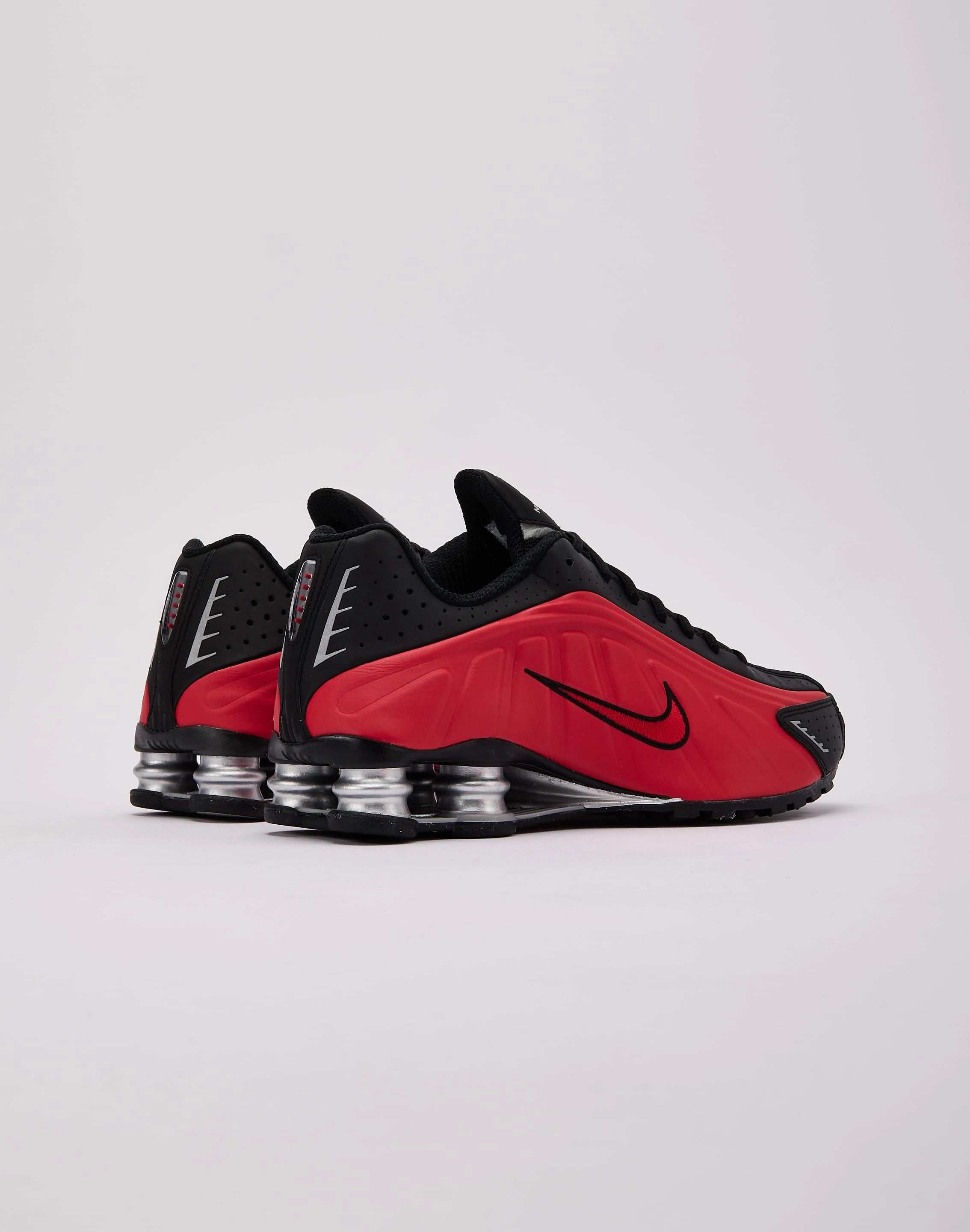 Useful Nike Shox R4