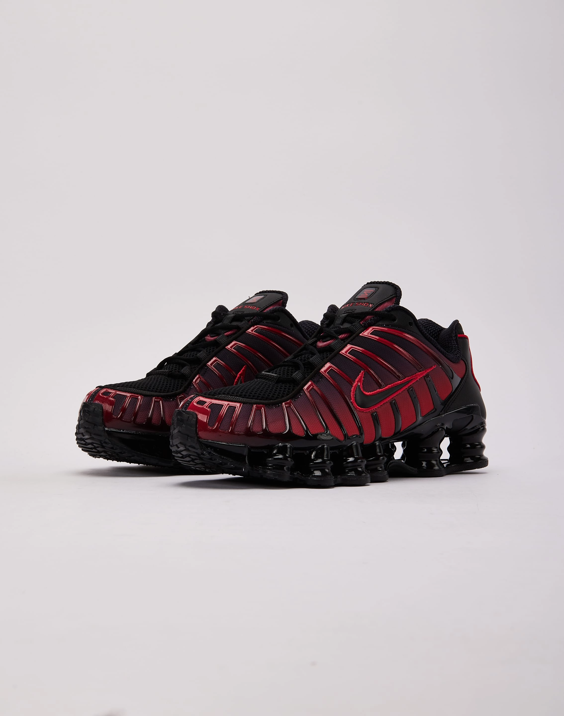 Structured ease Nike Shox TL