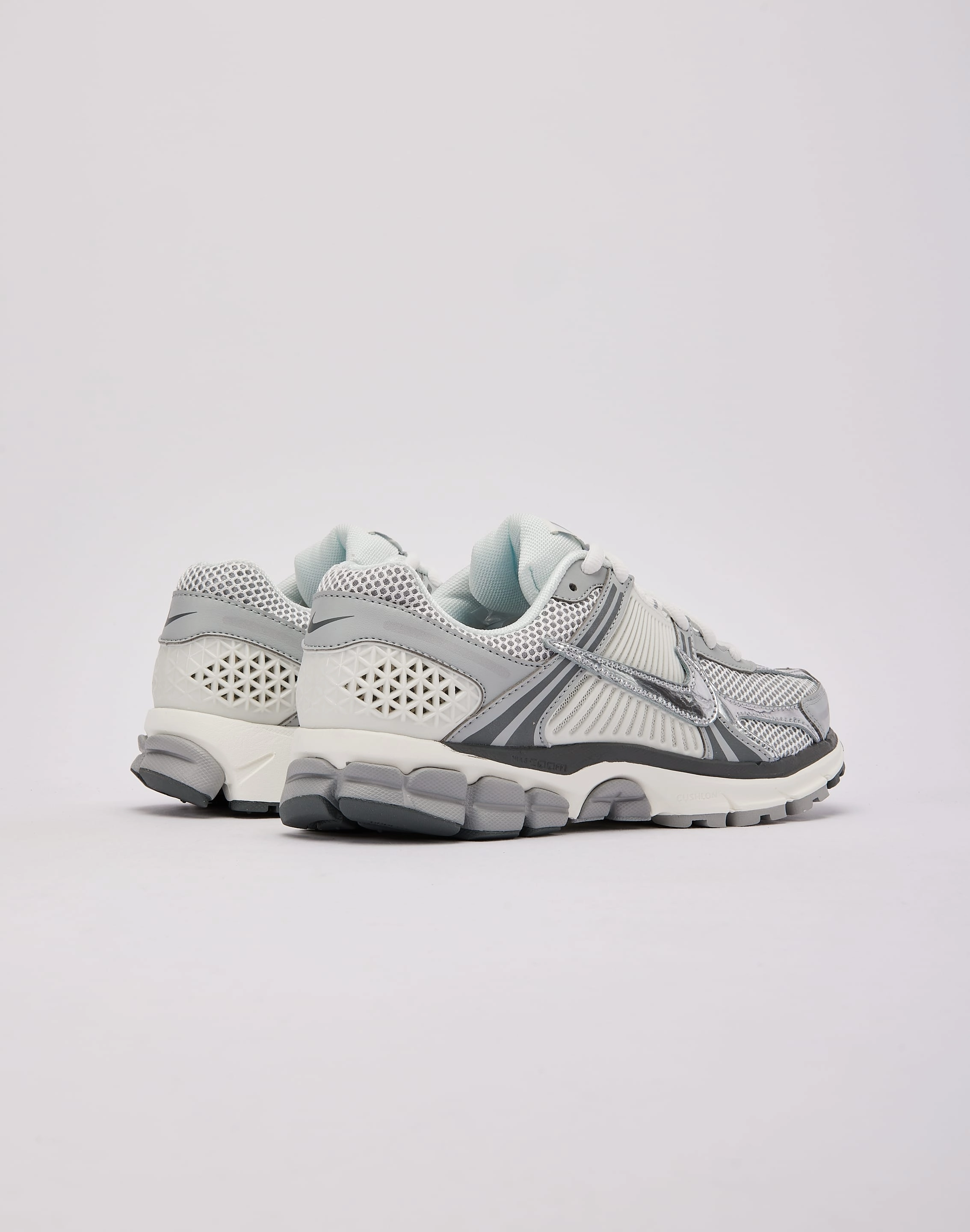 Impact-absorbing Nike Zoom Vomero 5