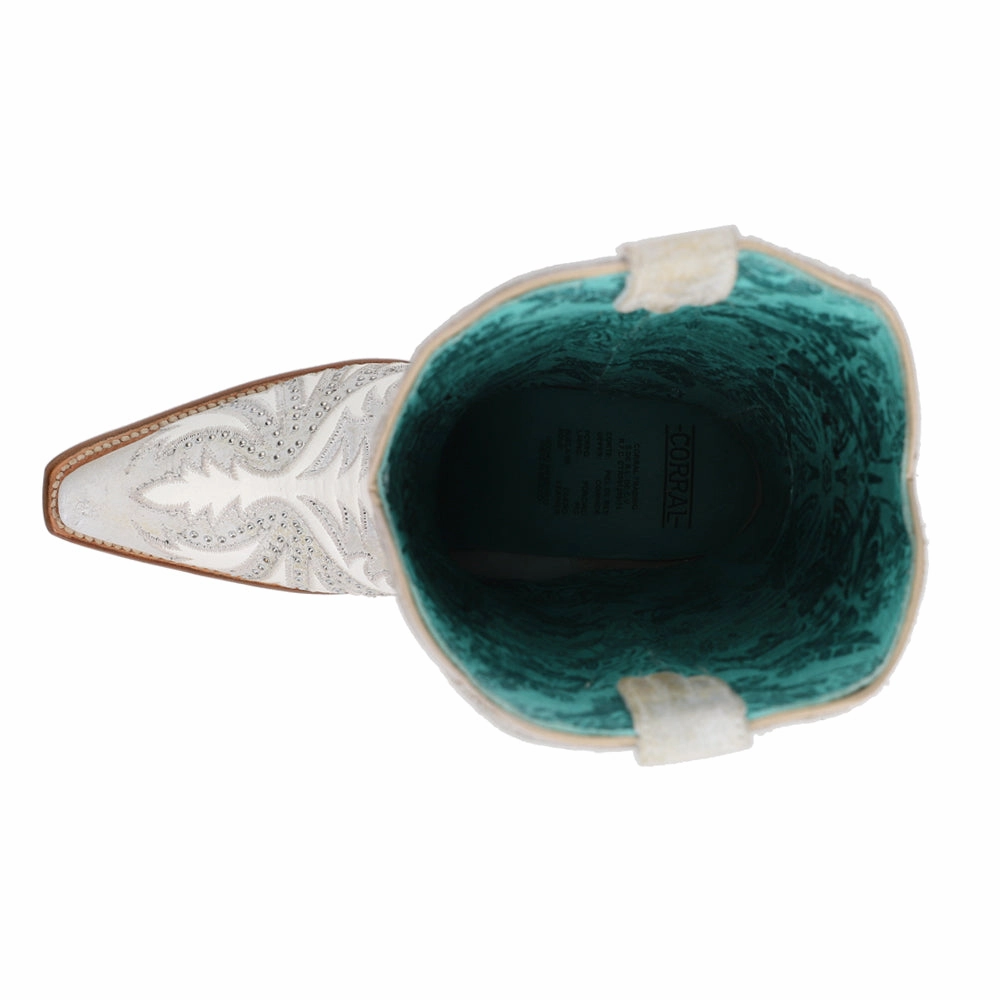 Insulated Outdoor Trek Studded Embroidered Snip Toe Cowboy Boots