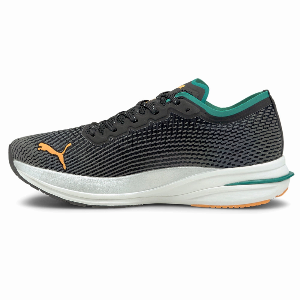 strap - on style Deviate Nitro Wtr Running Shoes