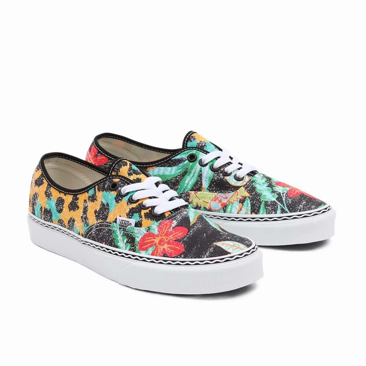   Crayola Authentic  'Van Doren' beach lovers