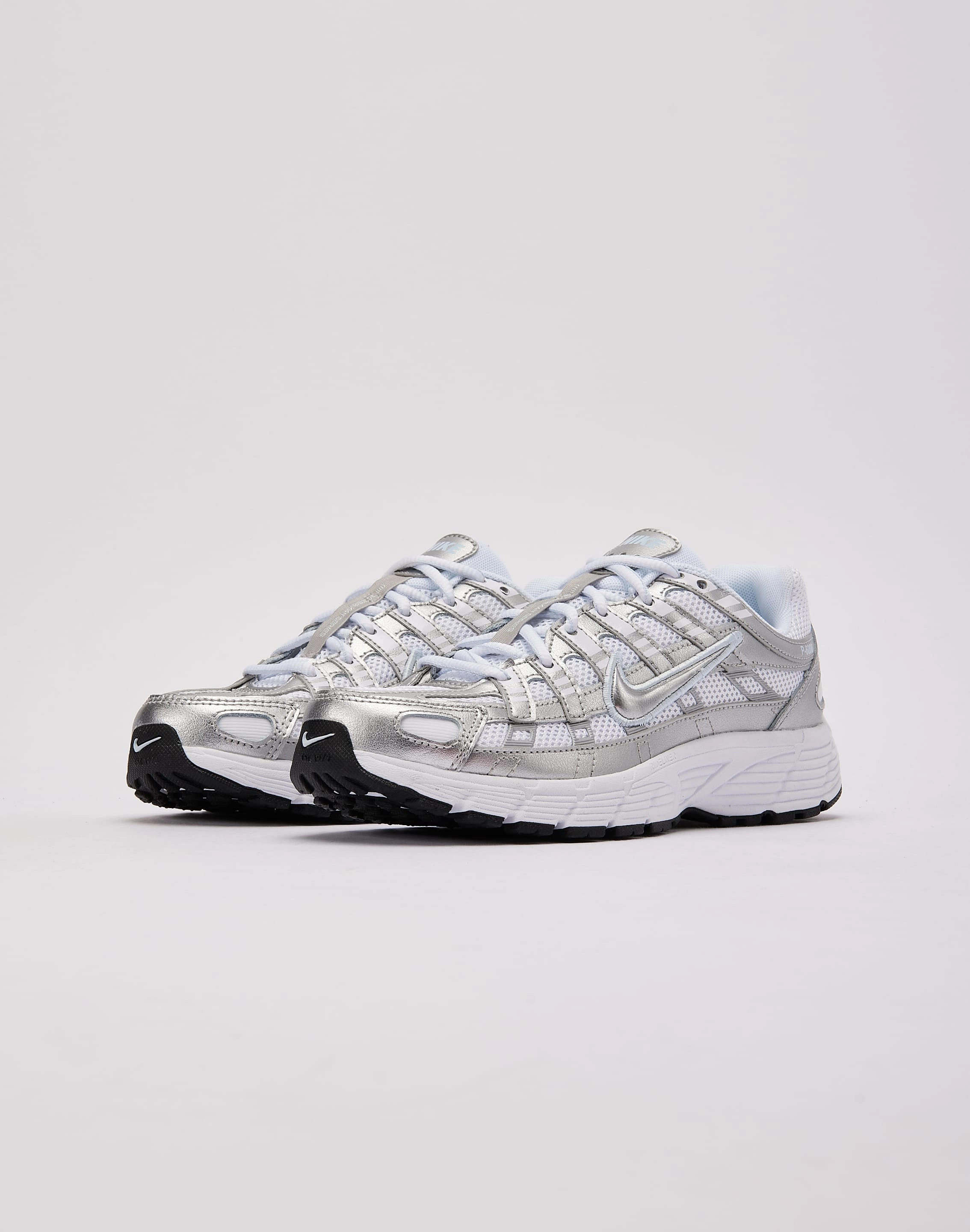 Polka - dotted outdoor - style Nike P-6000 Grade-School