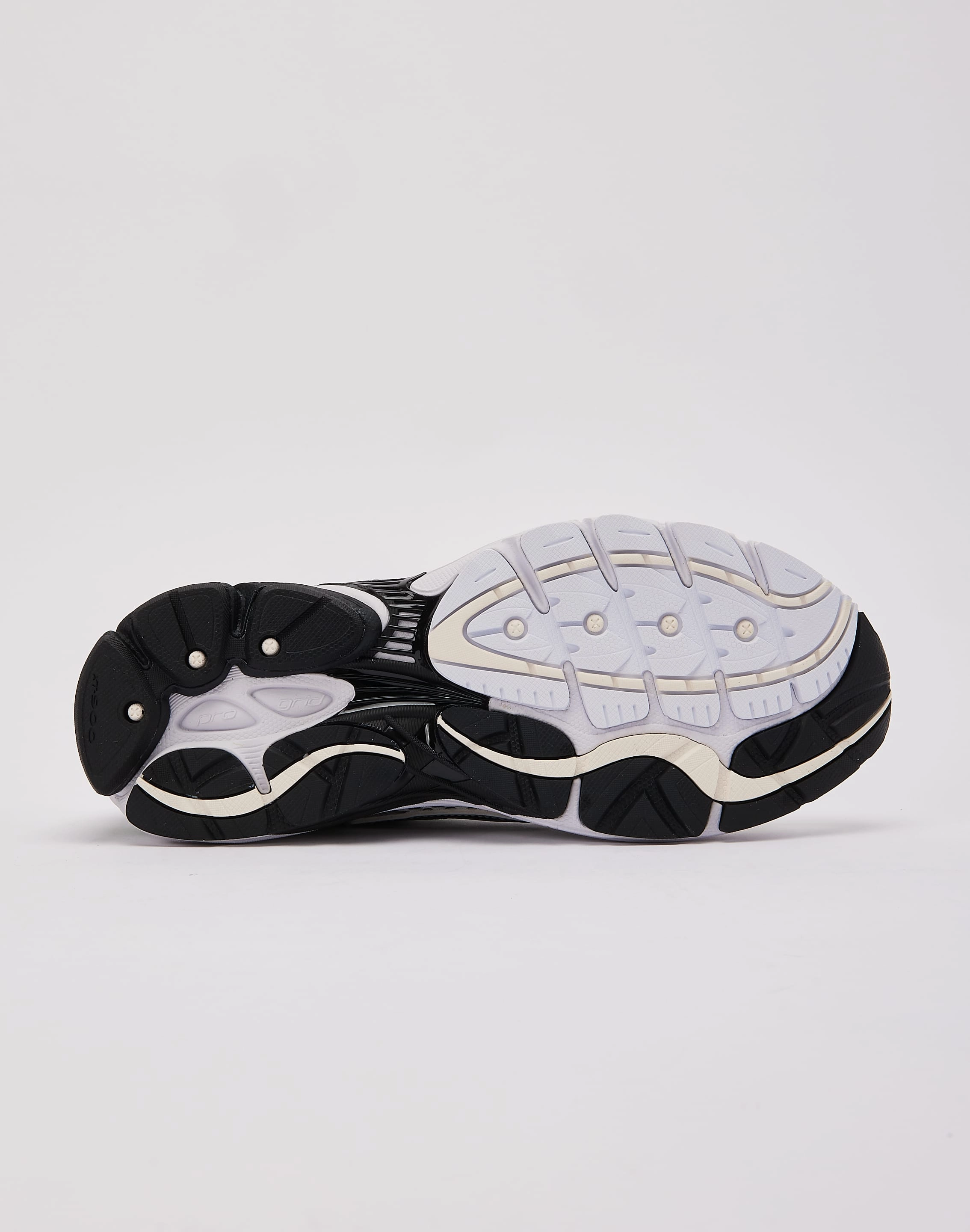 Pointed - toe Saucony ProGrid Omni 9