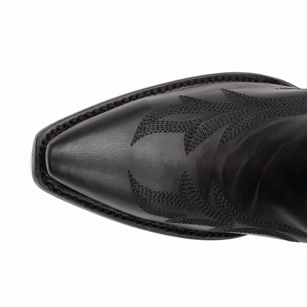 Low Top Scarlett Embroidered Snip Toe Cowboy Boots