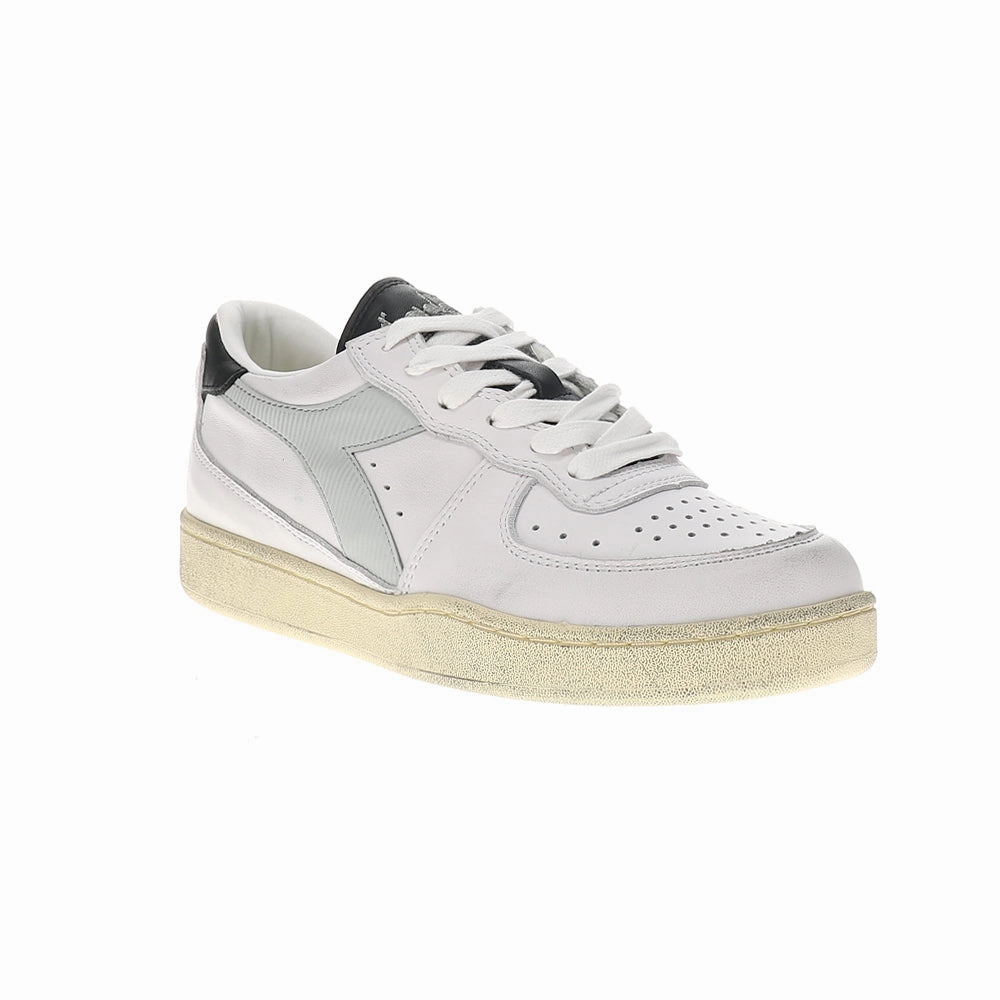 Mi Basket Low Used Lace Up Sneakers Natural Motion Flex martial artists' precision